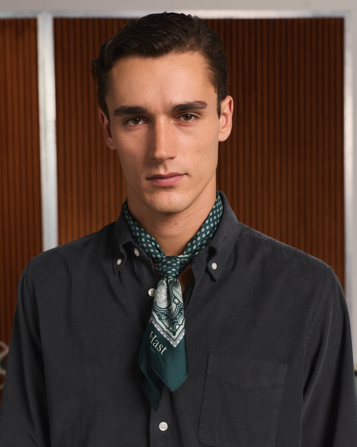 Foulard en soie vert à motif