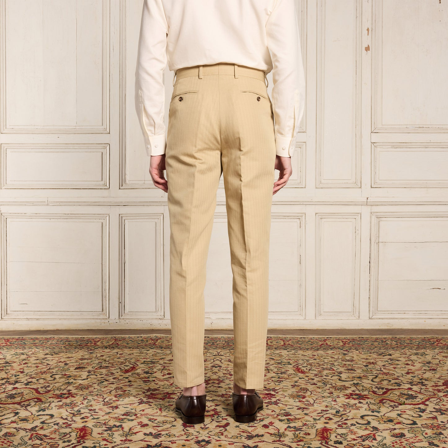 Beige cotton and linen pleated pants