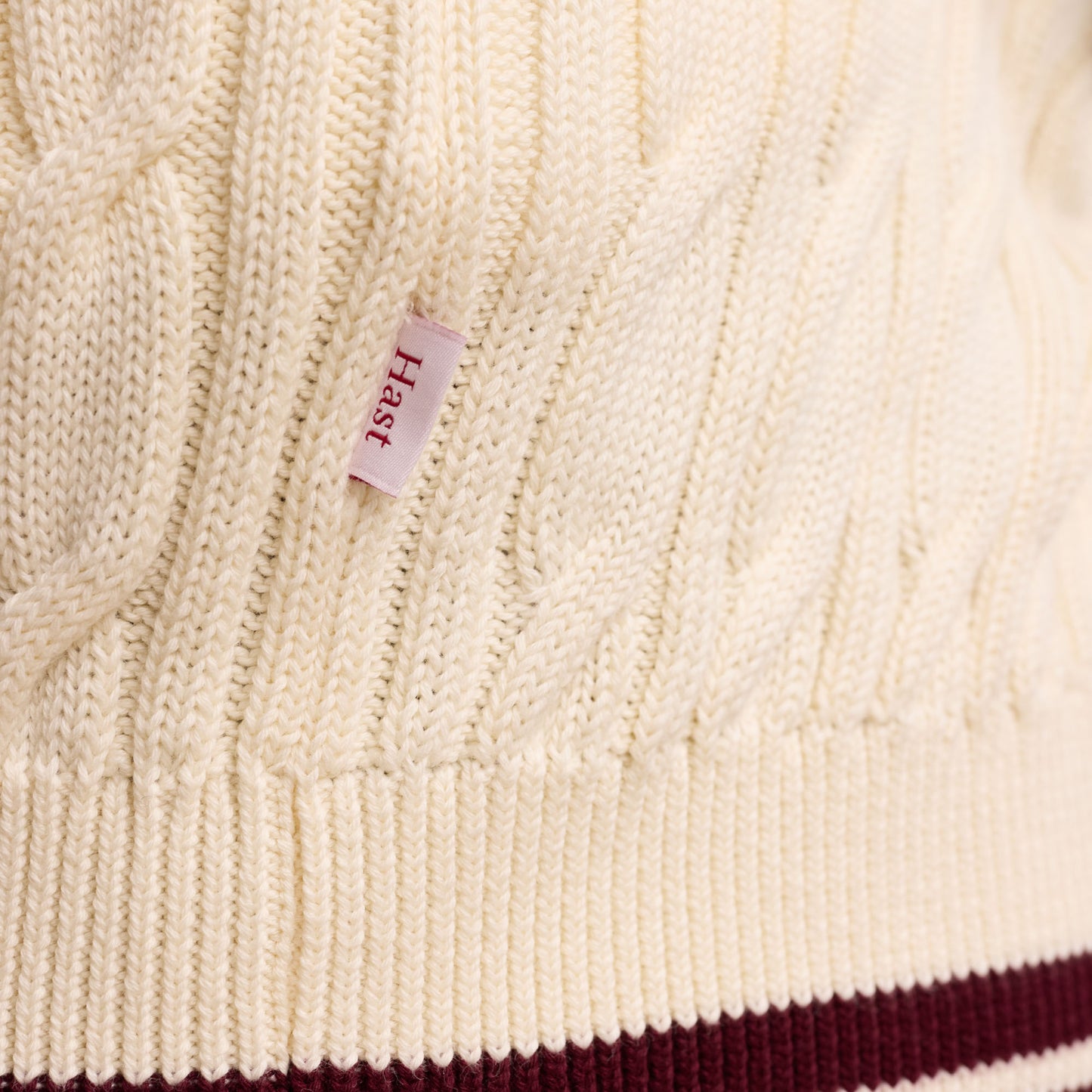 Pull sans manches en coton écru et bordeaux