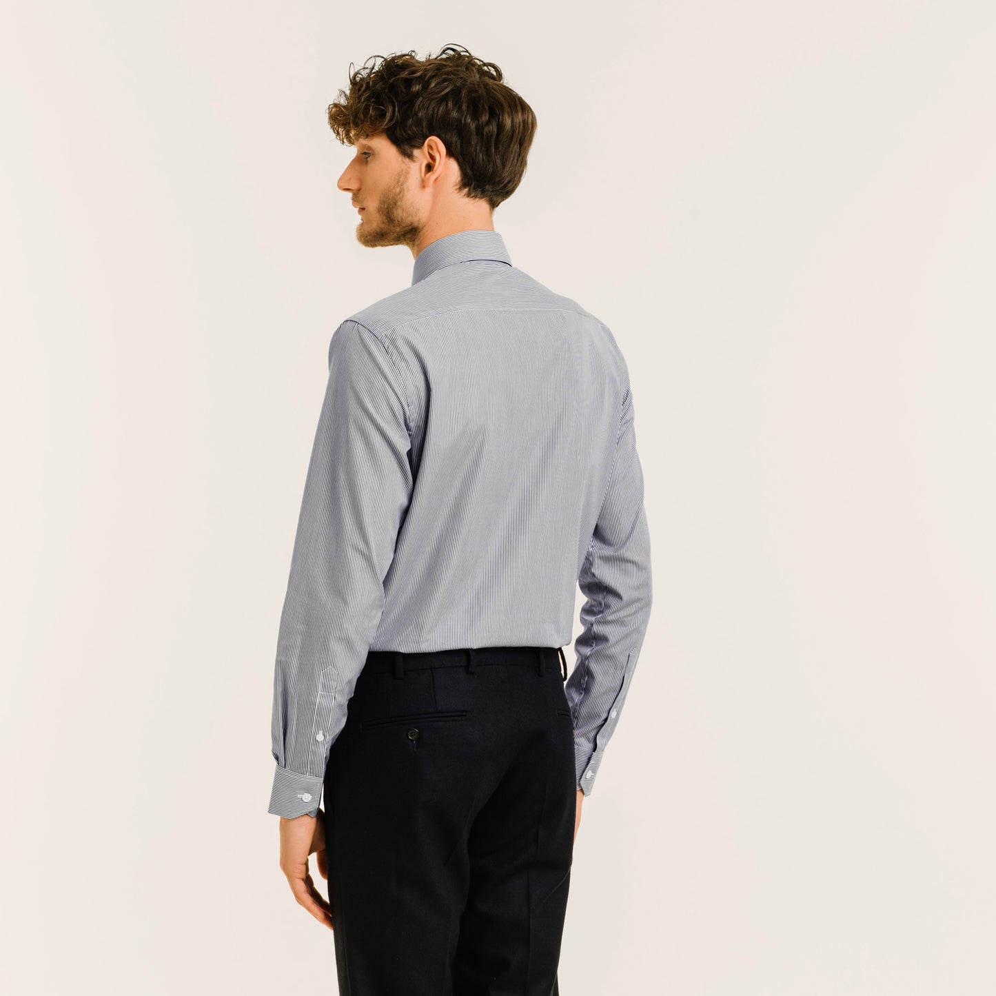 Double-twisted poplin shirt with small dark blue stripes