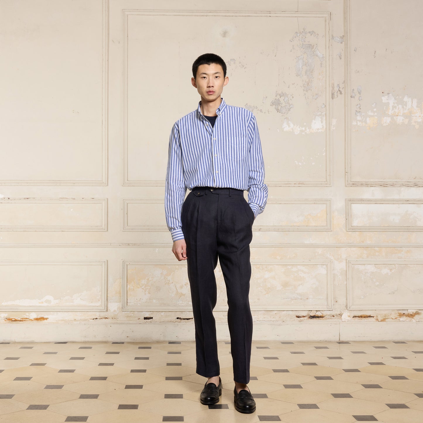 Chemise en coton et lin à rayures bleues et blanches