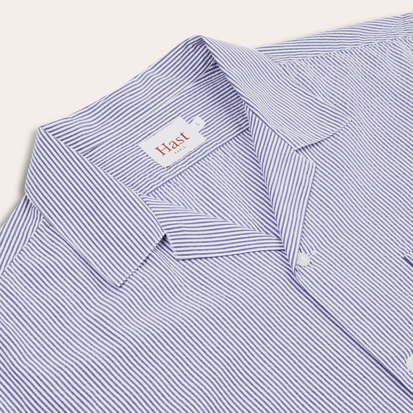 Blue striped white seersucker short-sleeved shirt