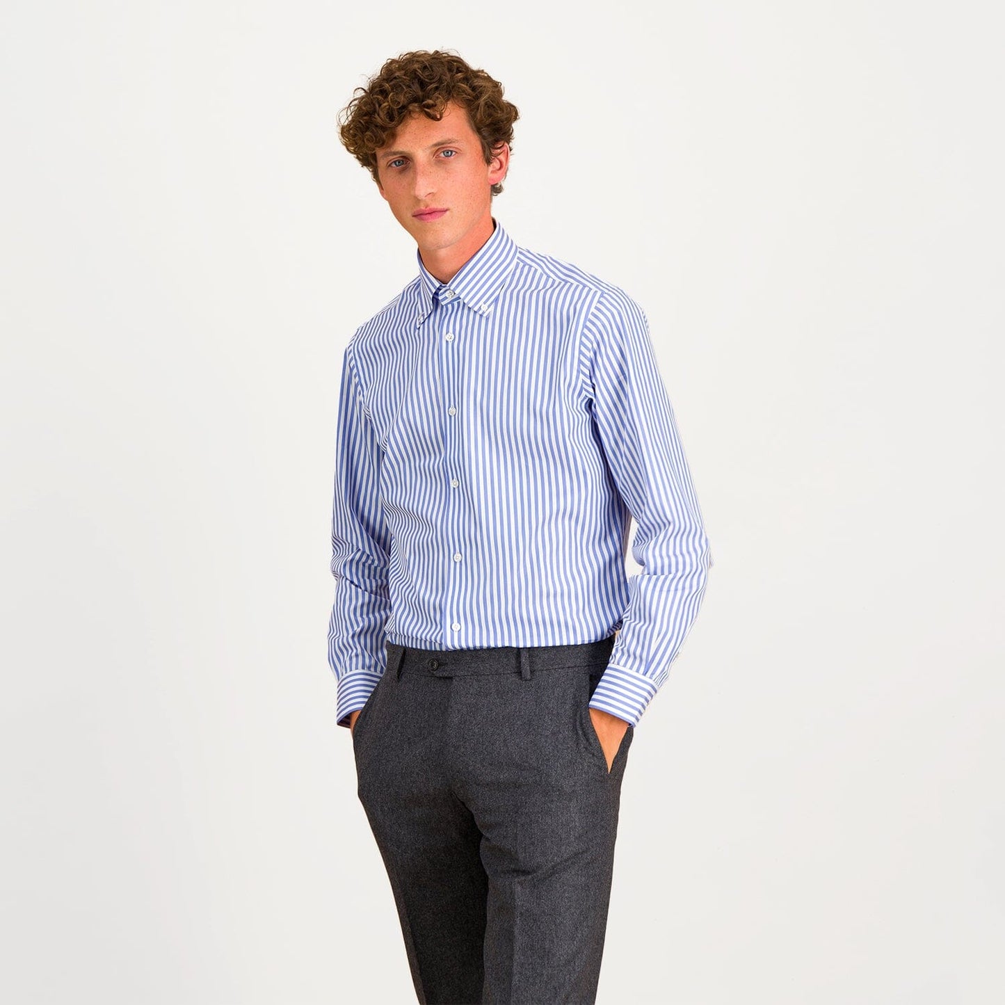 Chemise cintrée en popeline double retors à rayures bleues et blanches