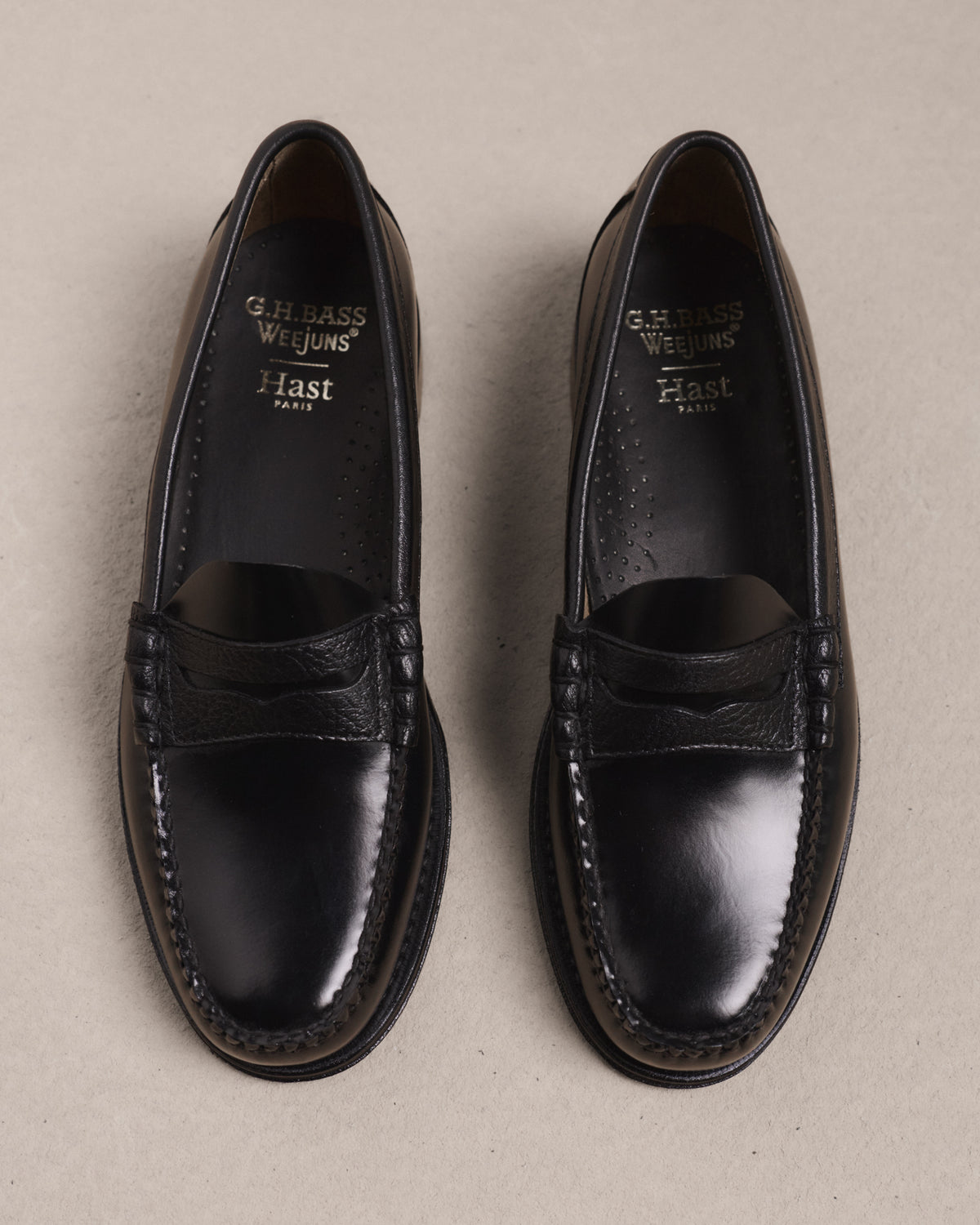 Weejuns Larson black leather loafers