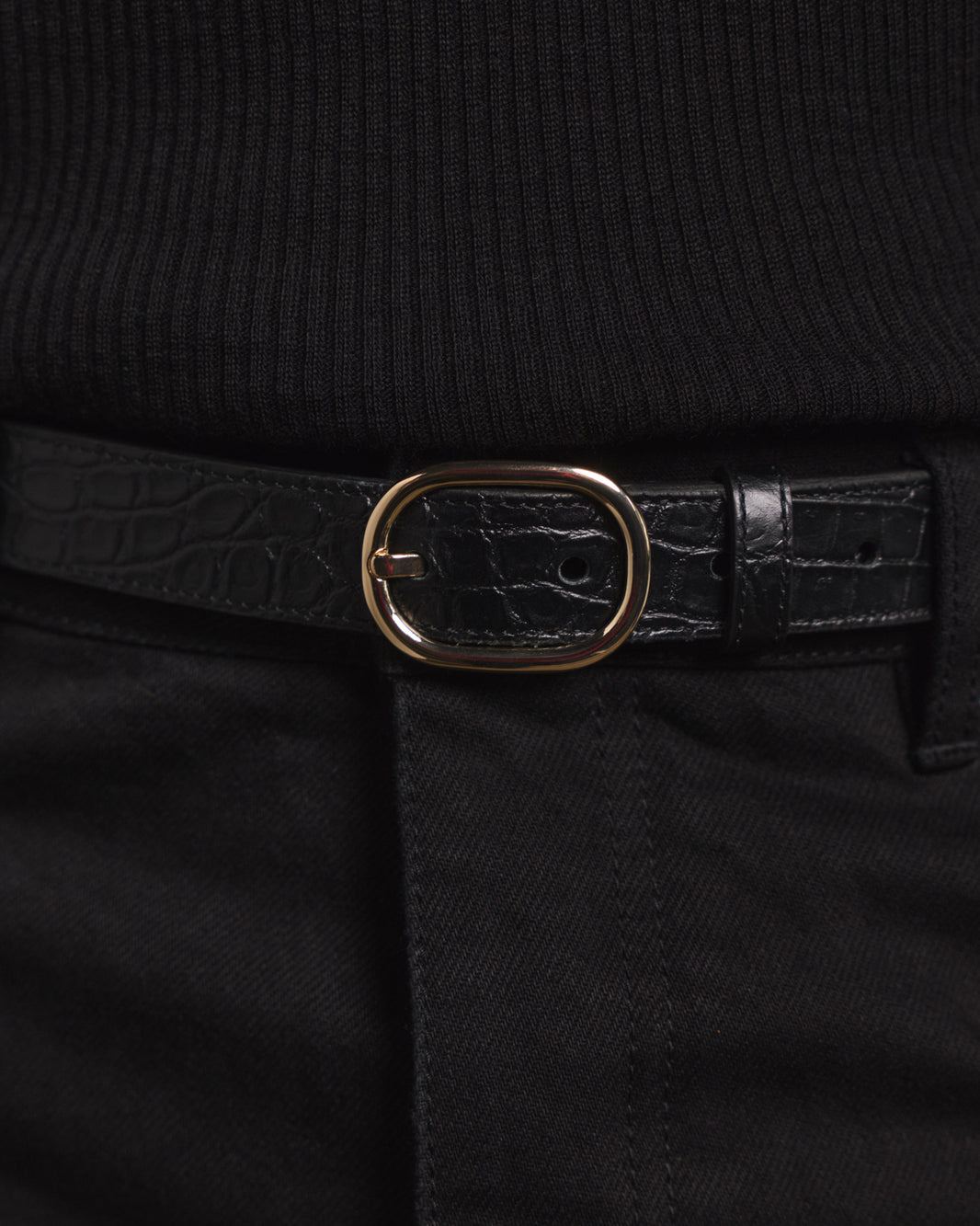 Ceinture en cuir noir embossée crocodile