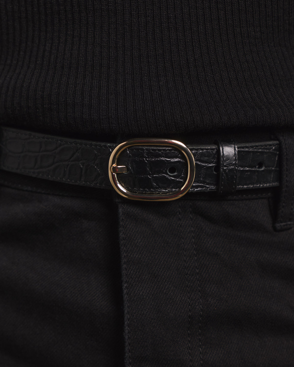 Ceinture en cuir noir embossée crocodile