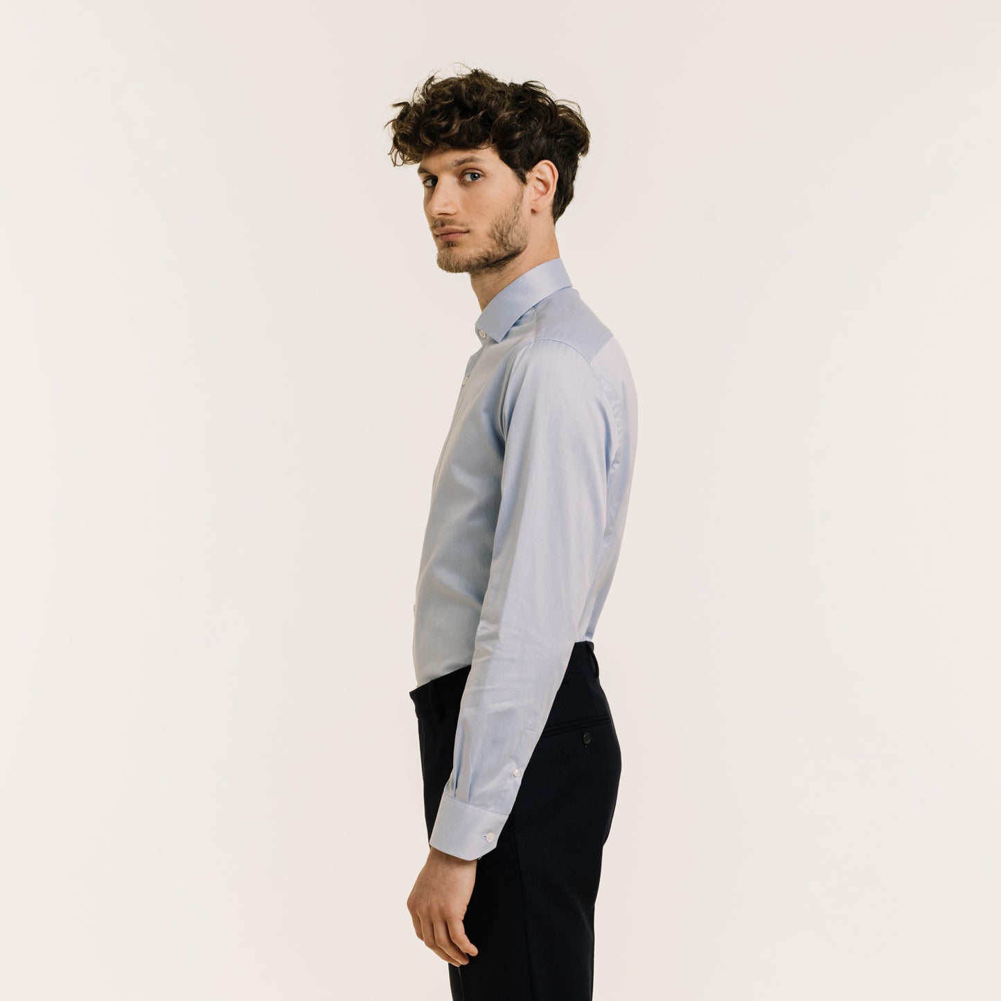 Fitted shirt in blue double-twisted twill