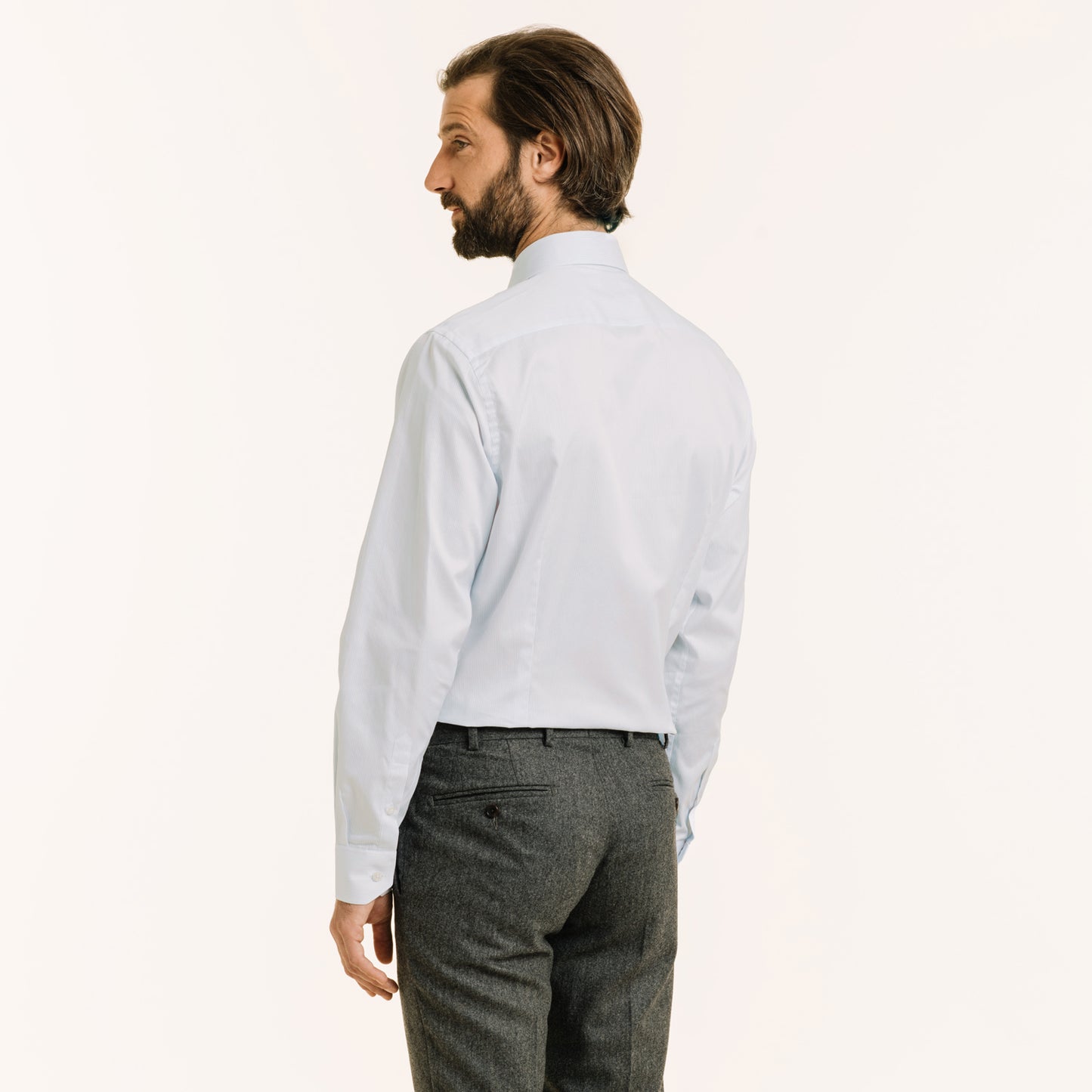 Fitted shirt in double-twisted twill with fine blue stripes