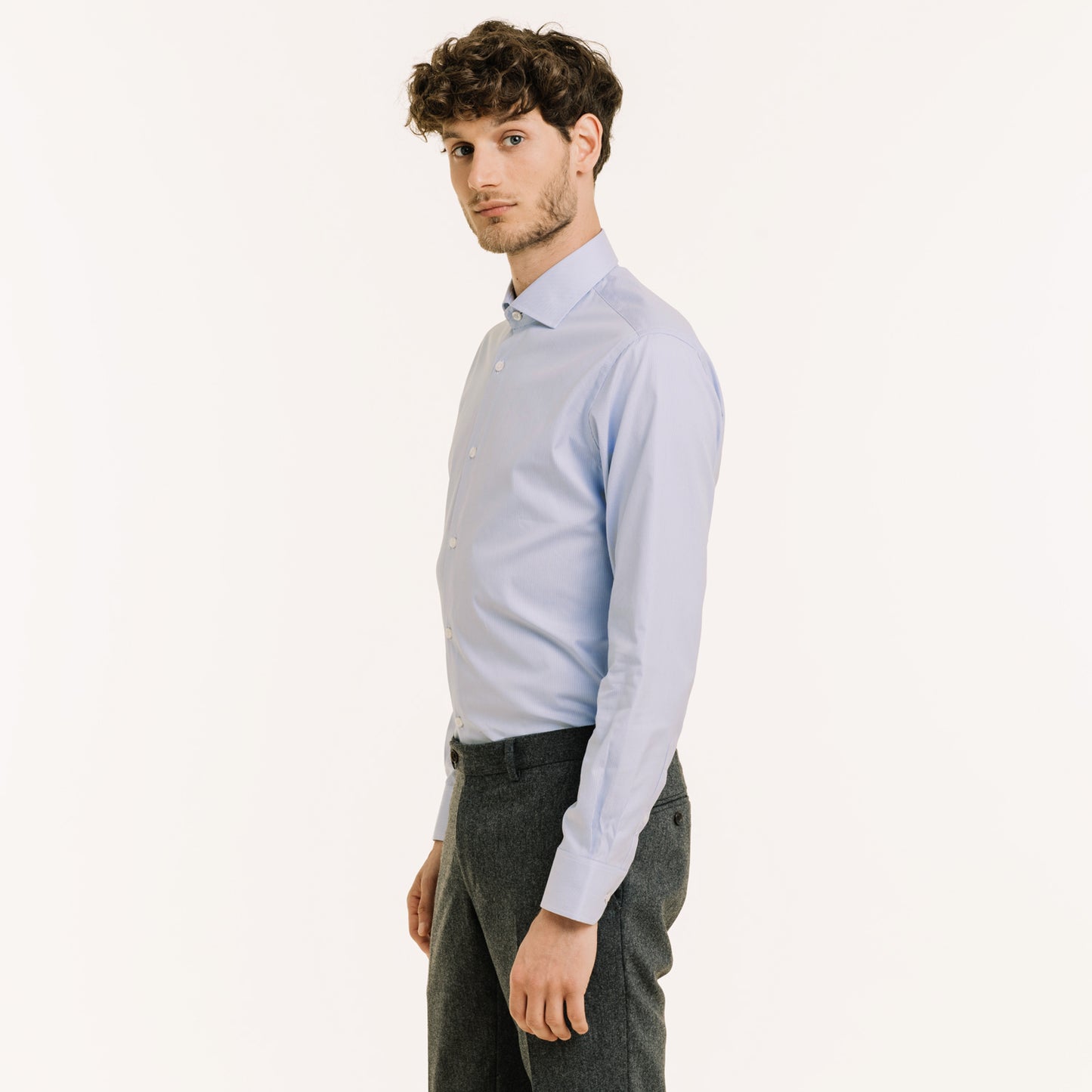 Fitted double-twisted Oxford shirt with fine blue stripes
