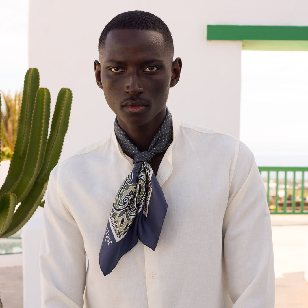 Bandana en soie verte à motif
