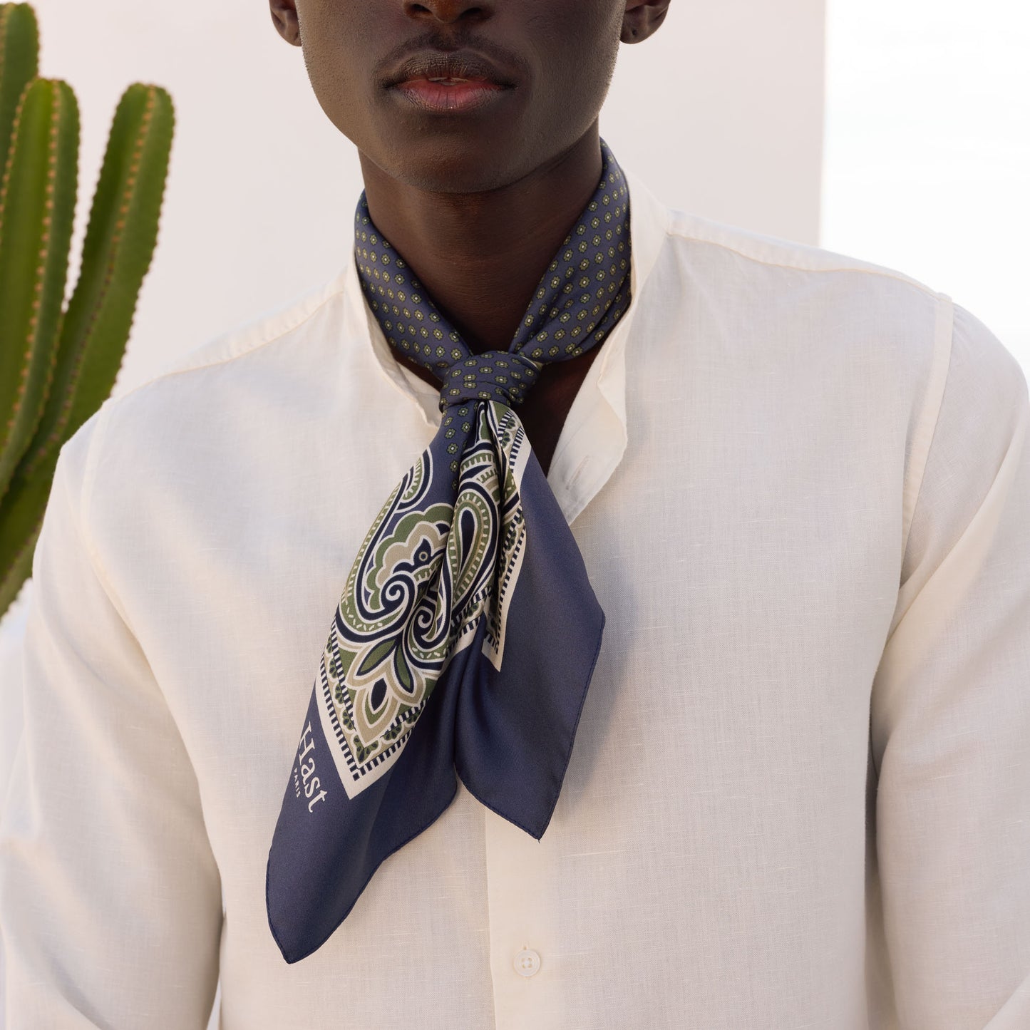 Bandana en soie verte à motif