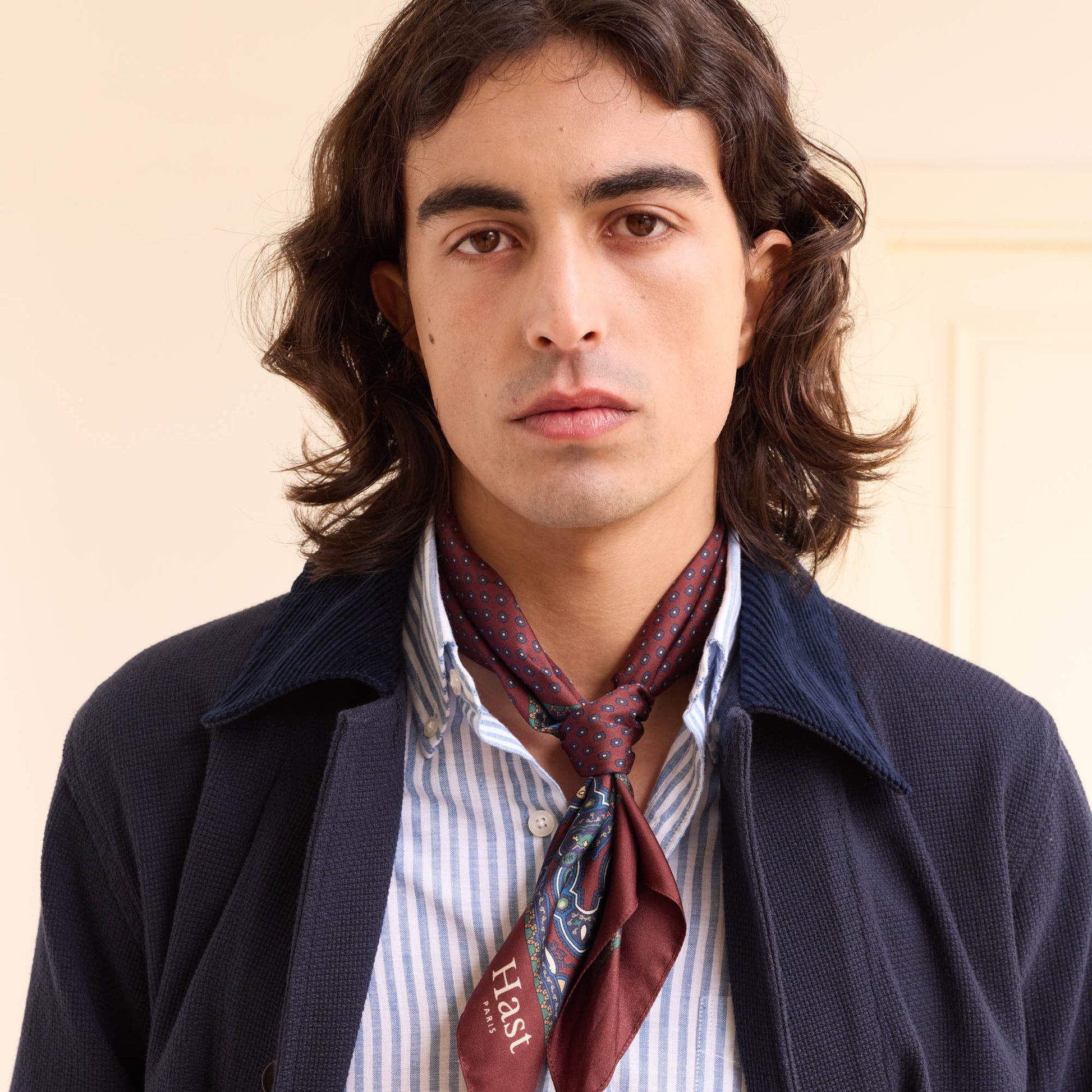 Bandana en soie bordeaux à motif