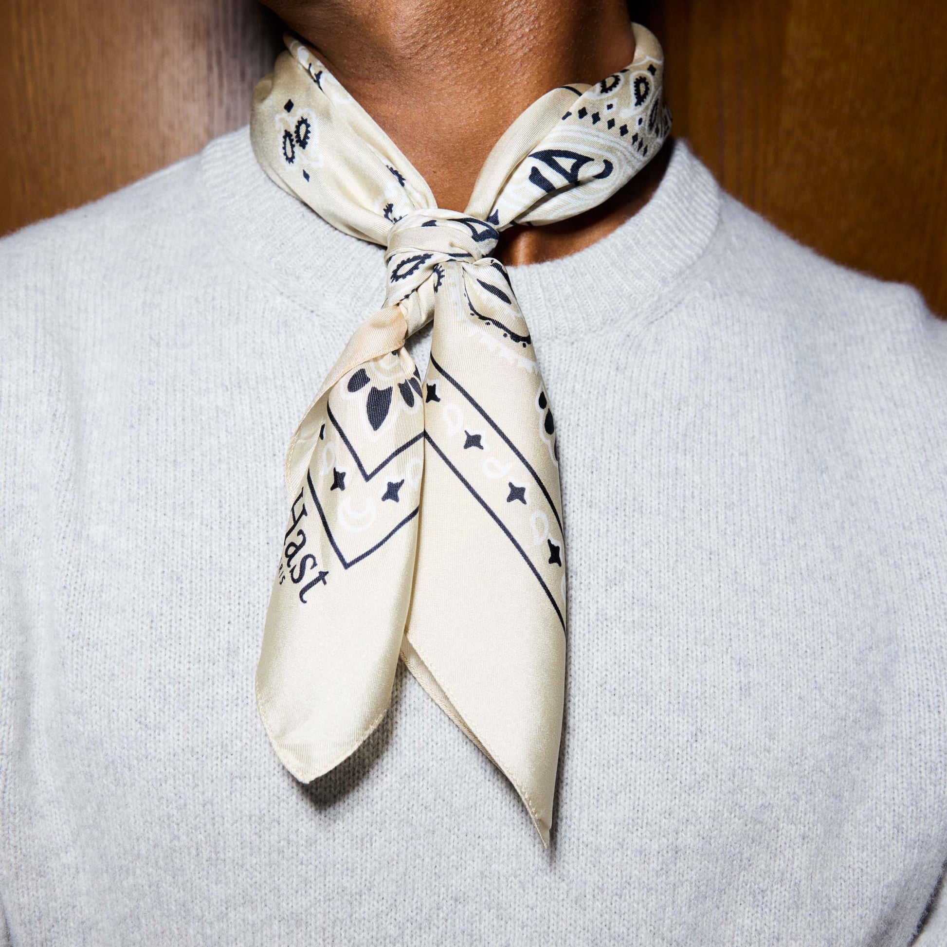 Foulard en soie écru