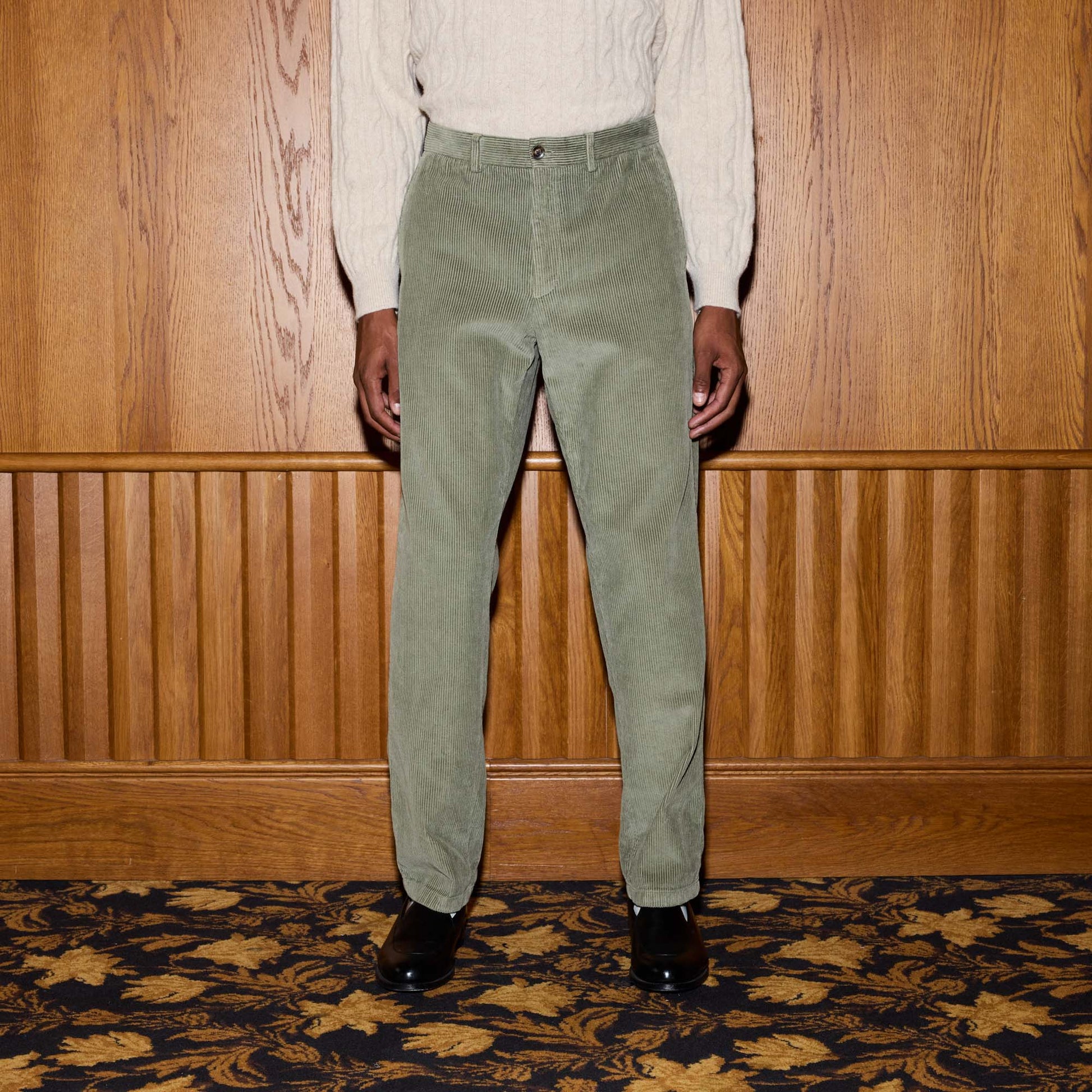 Chino en velours vert sauge