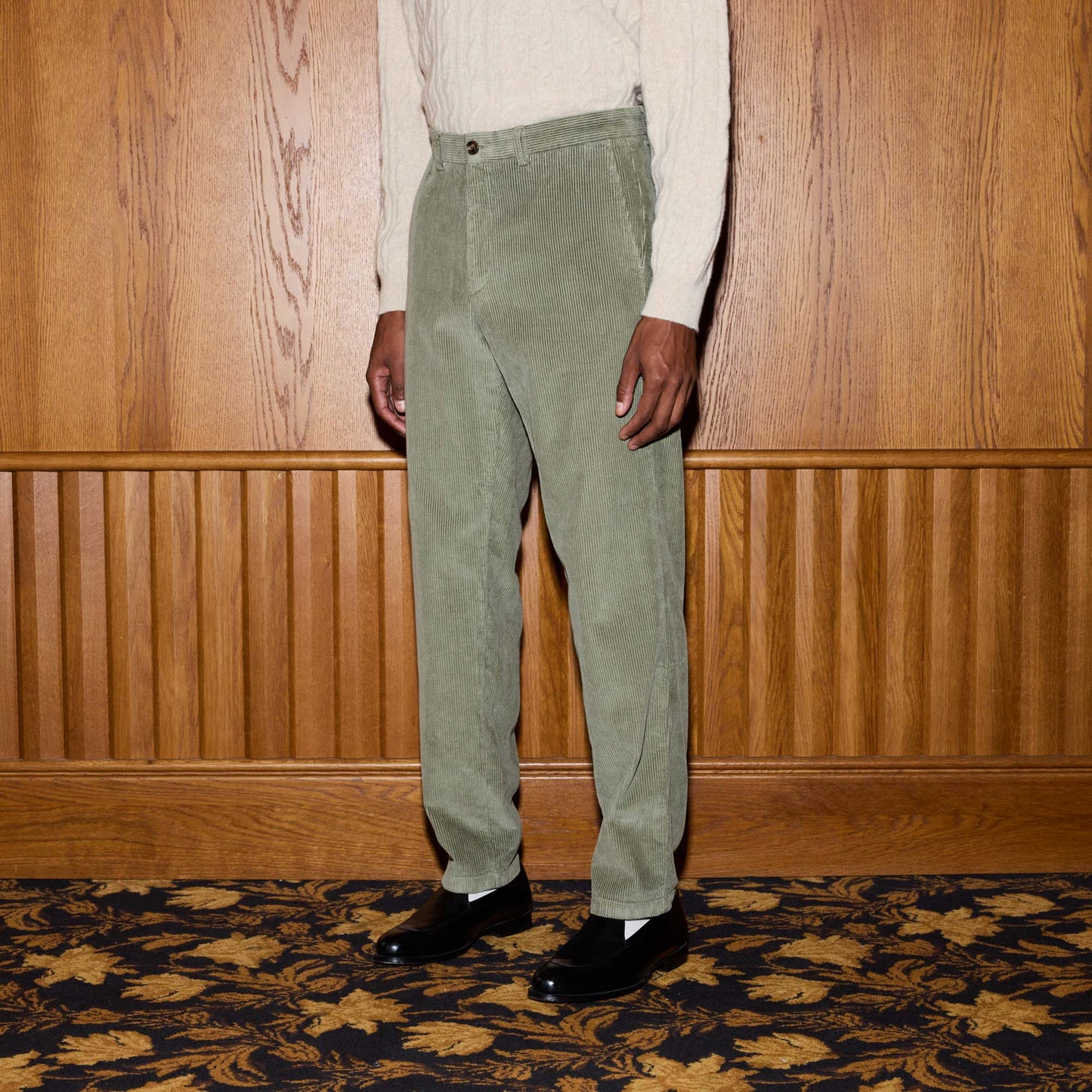 Chino en velours vert sauge