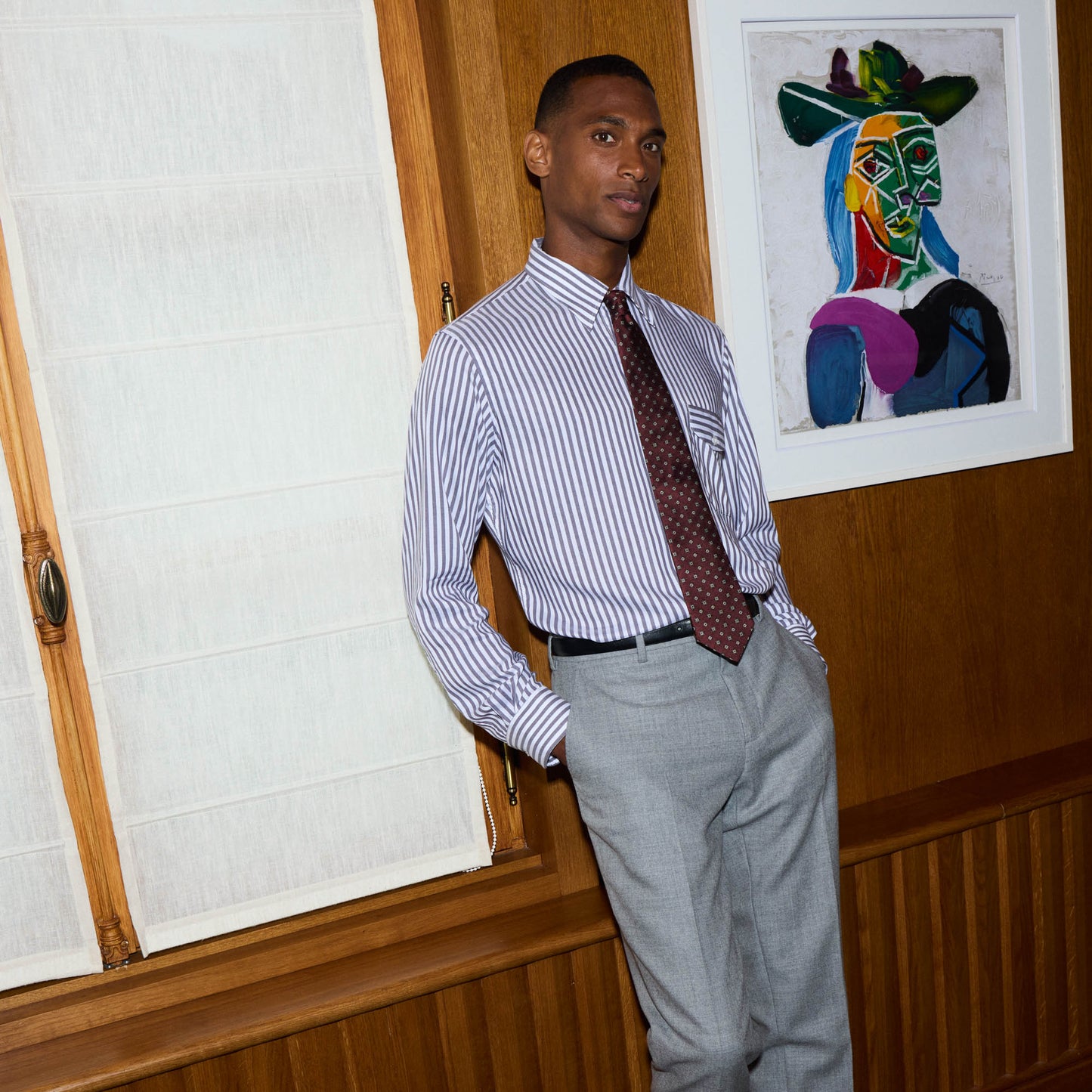 Chemise à rayures blanches et grises