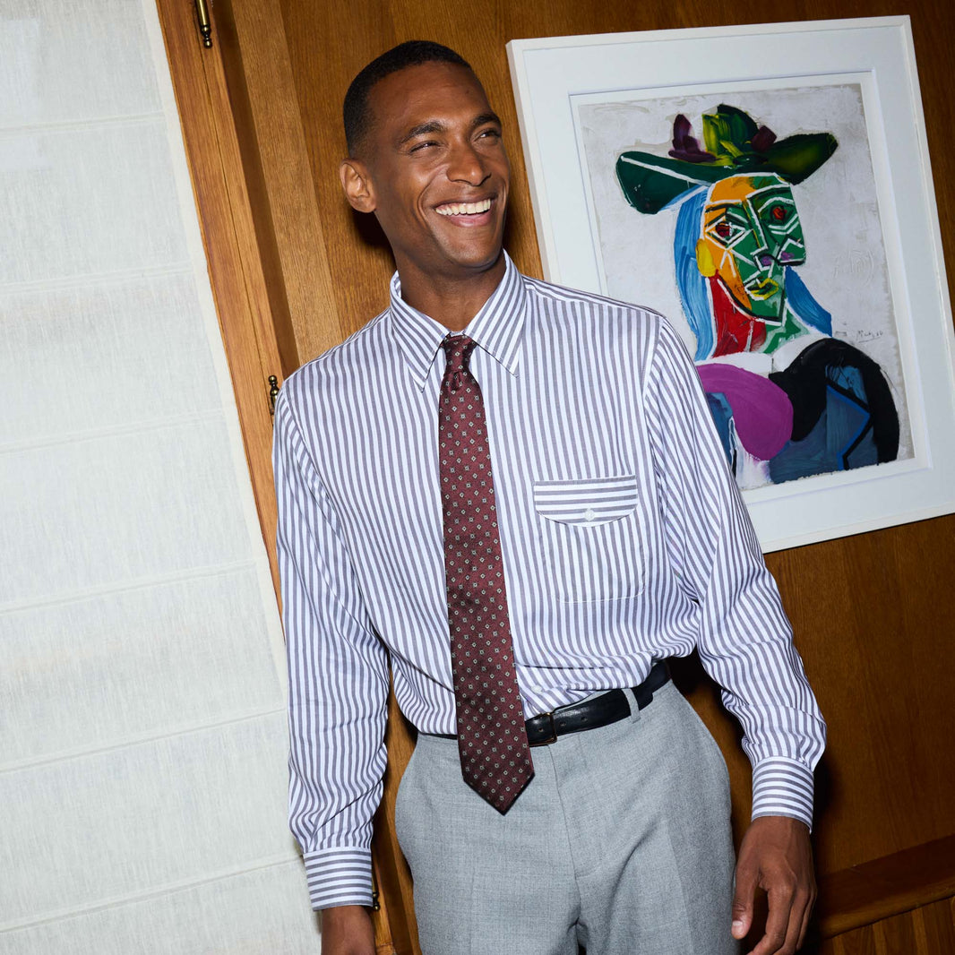 Chemise à rayures blanches et grises