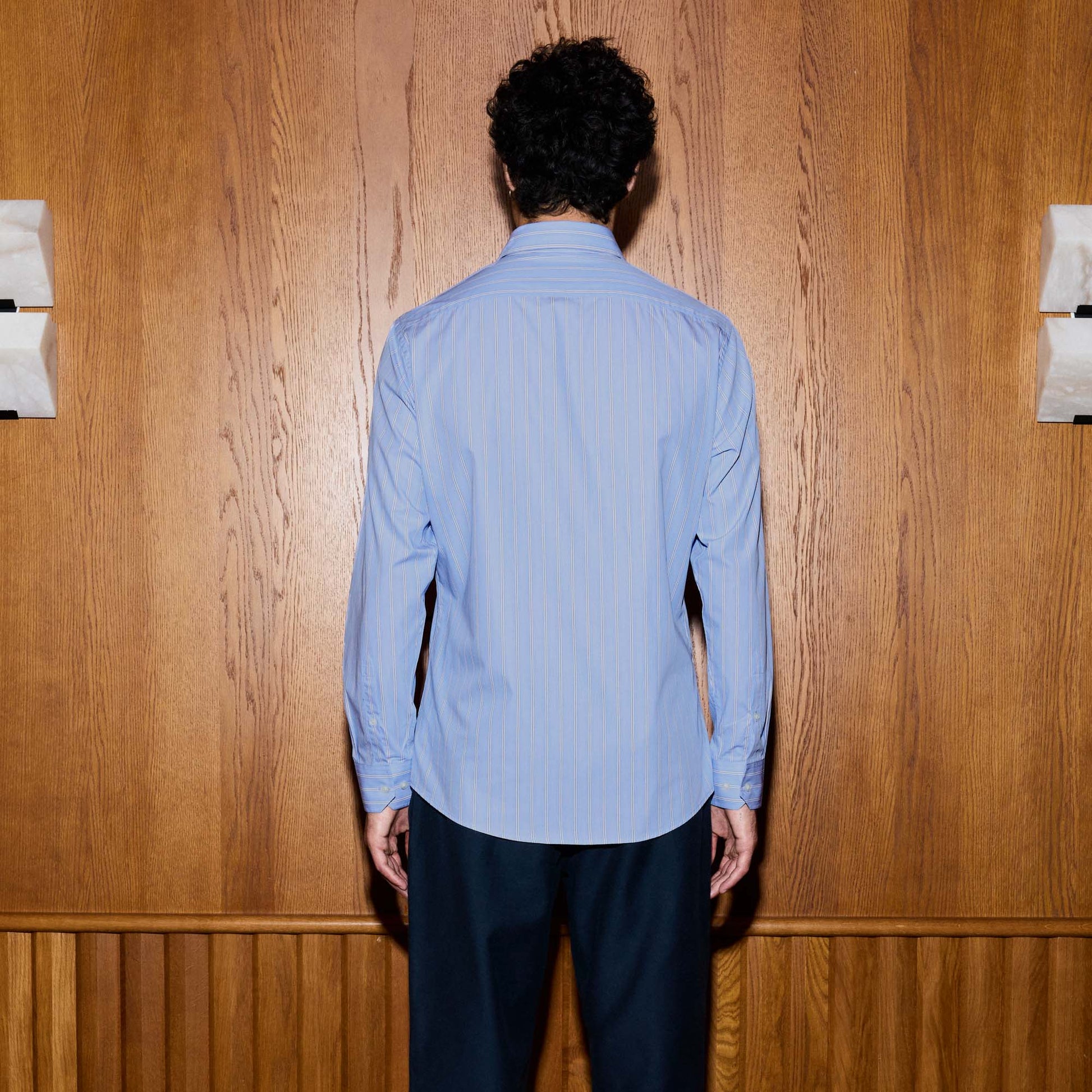 Chemise en popeline bleue à rayures