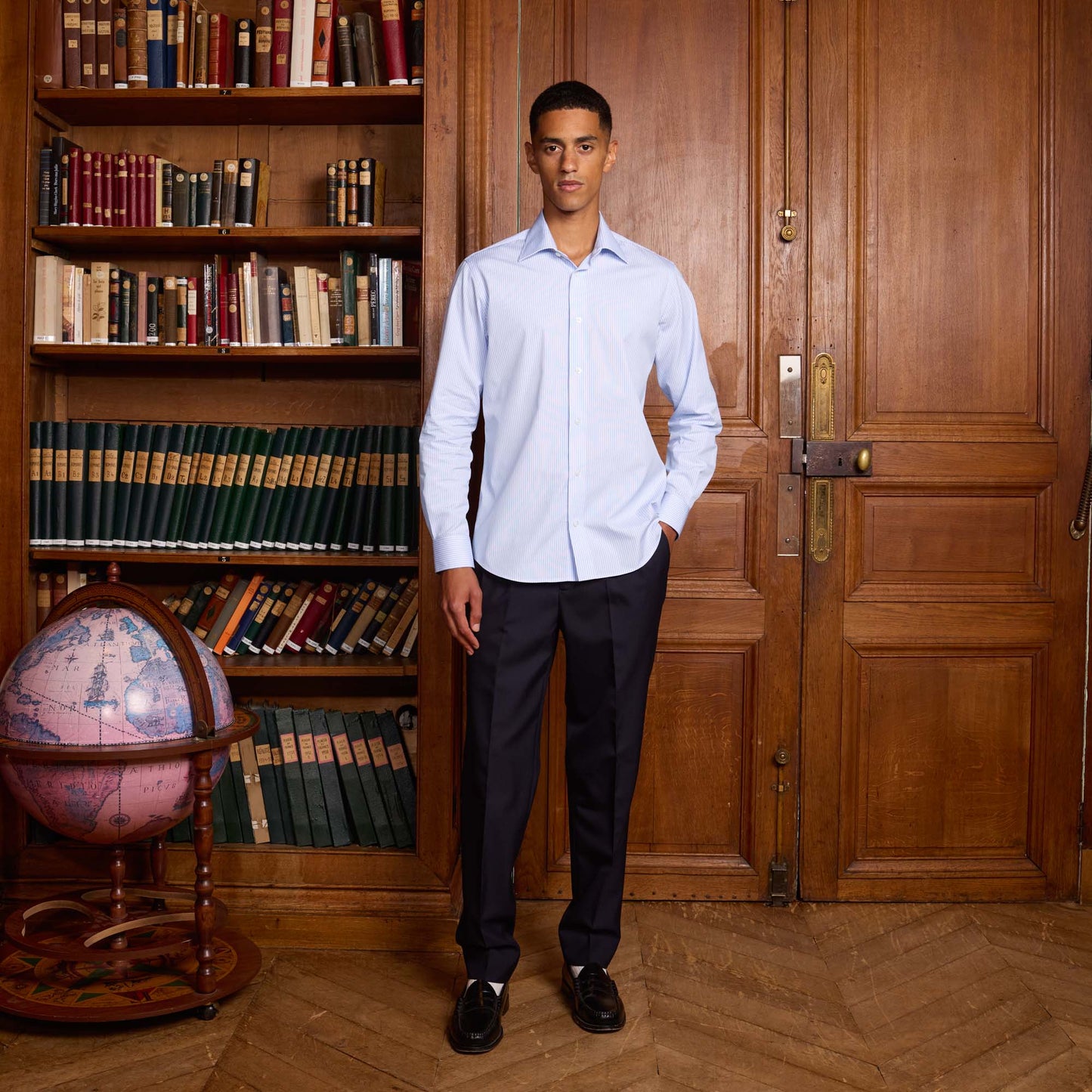 Chemise en popeline à fines rayures bleues