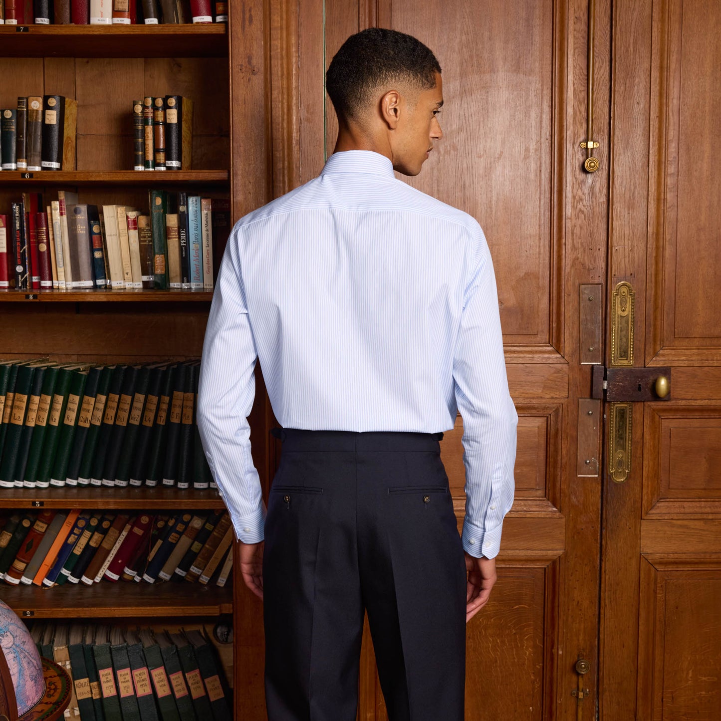Chemise en popeline à fines rayures bleues