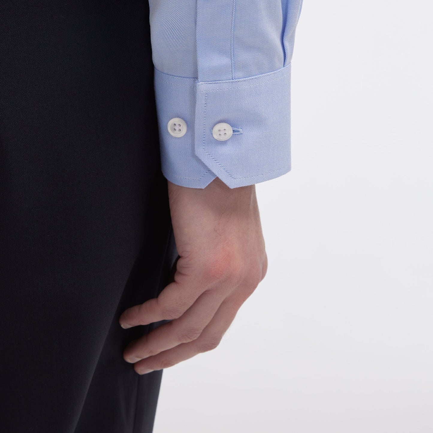 Fitted shirt in blue double-twisted twill