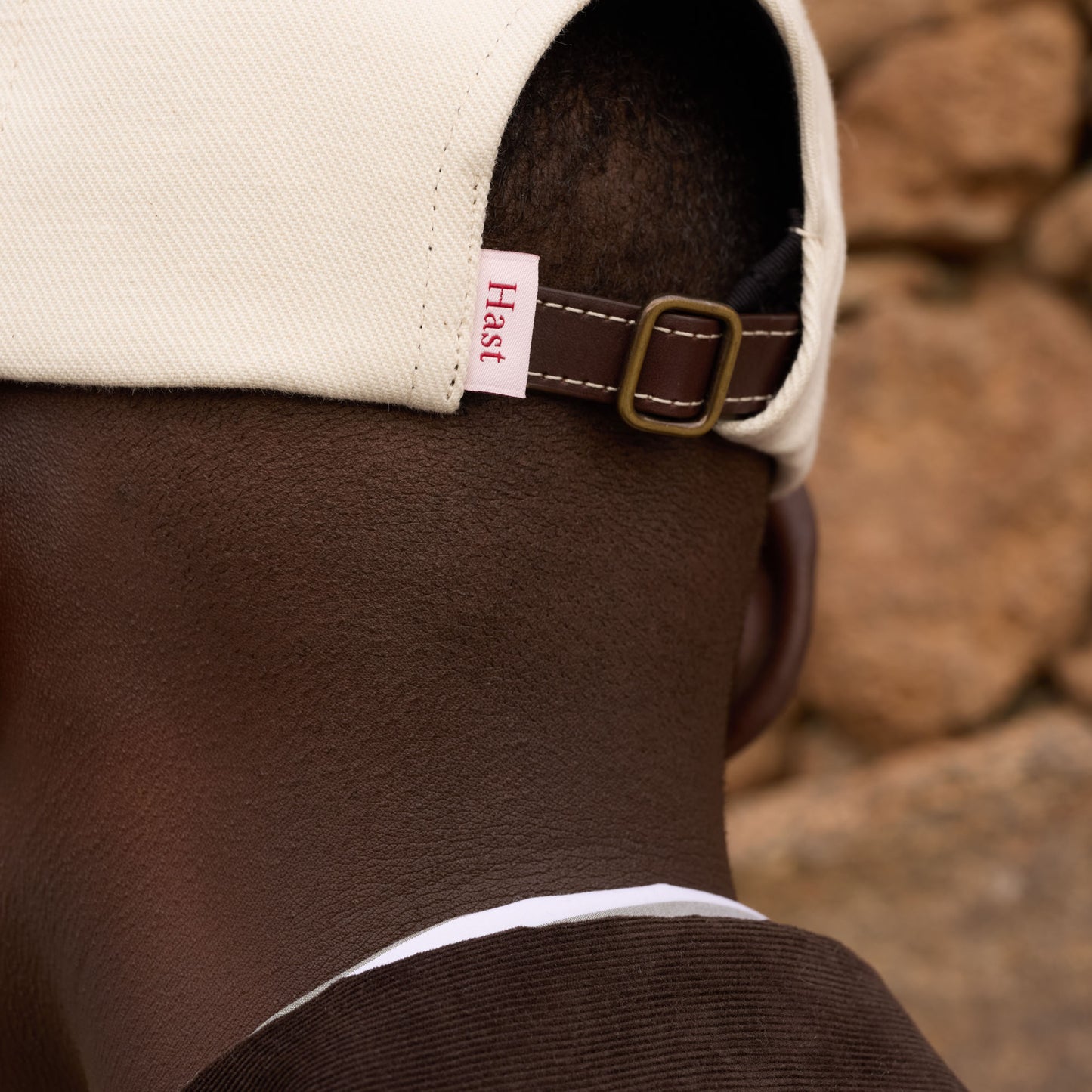Casquette en coton et lin écru et bronze