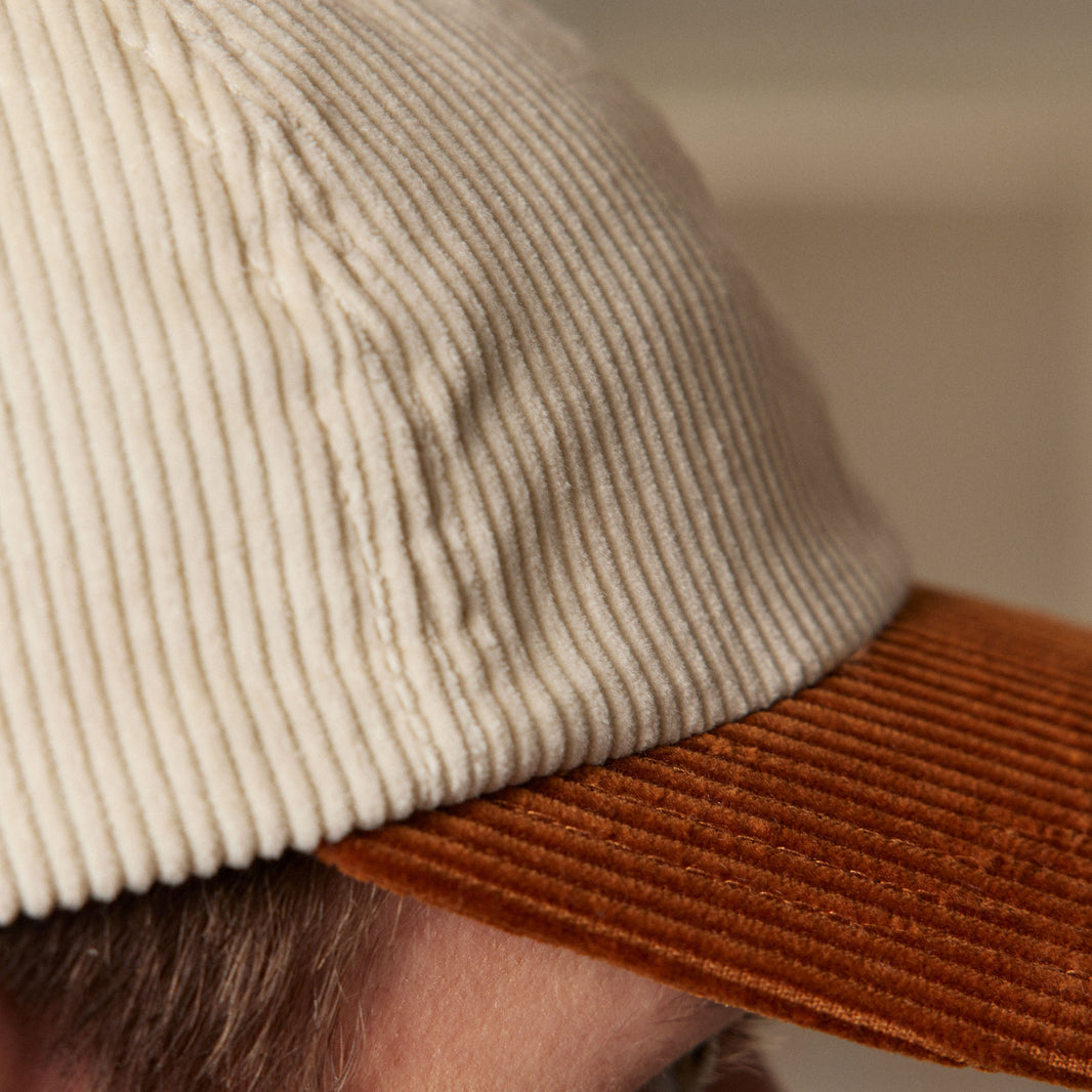 Casquette en velours côtelé écrue et cognac