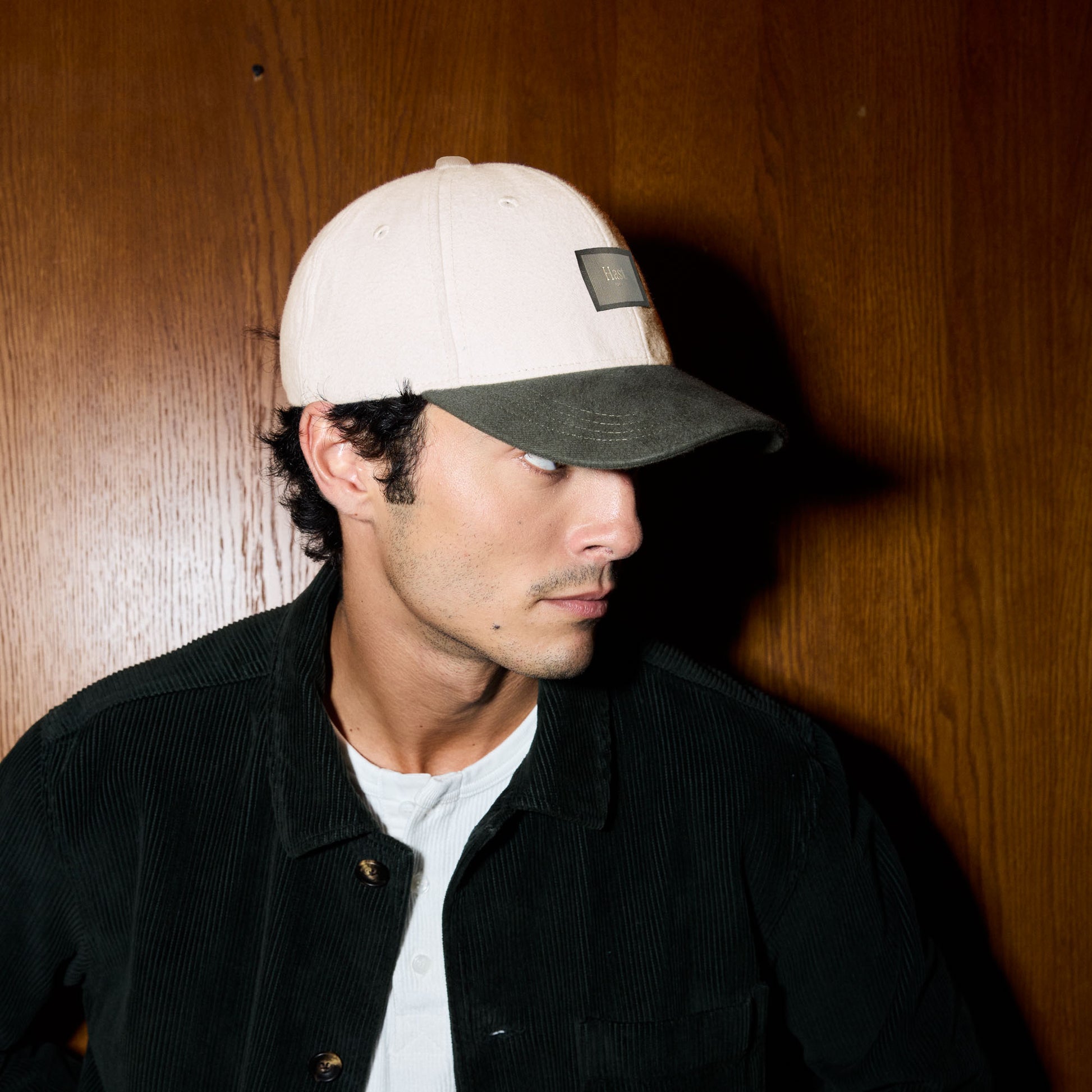 Casquette en coton écrue et verte