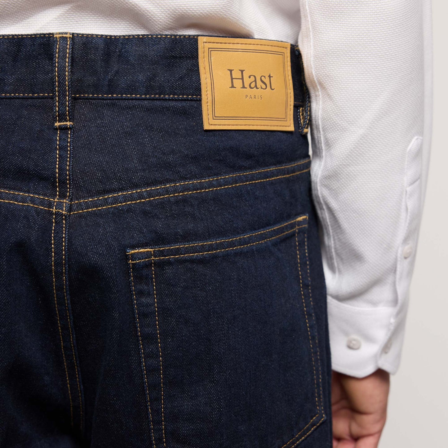 Jean selvedge droit brut en coton biologique italien