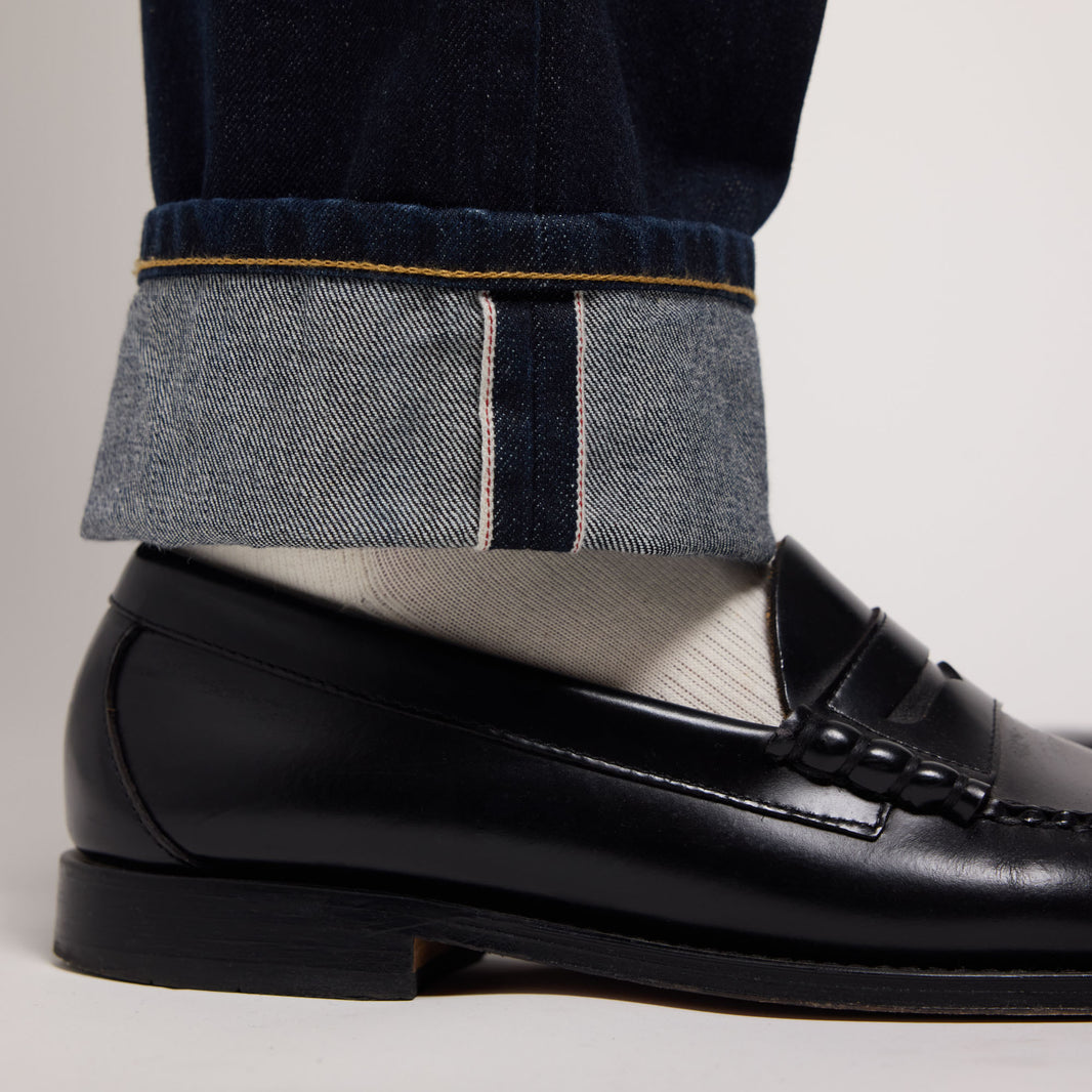 Jean selvedge droit brut en coton biologique italien