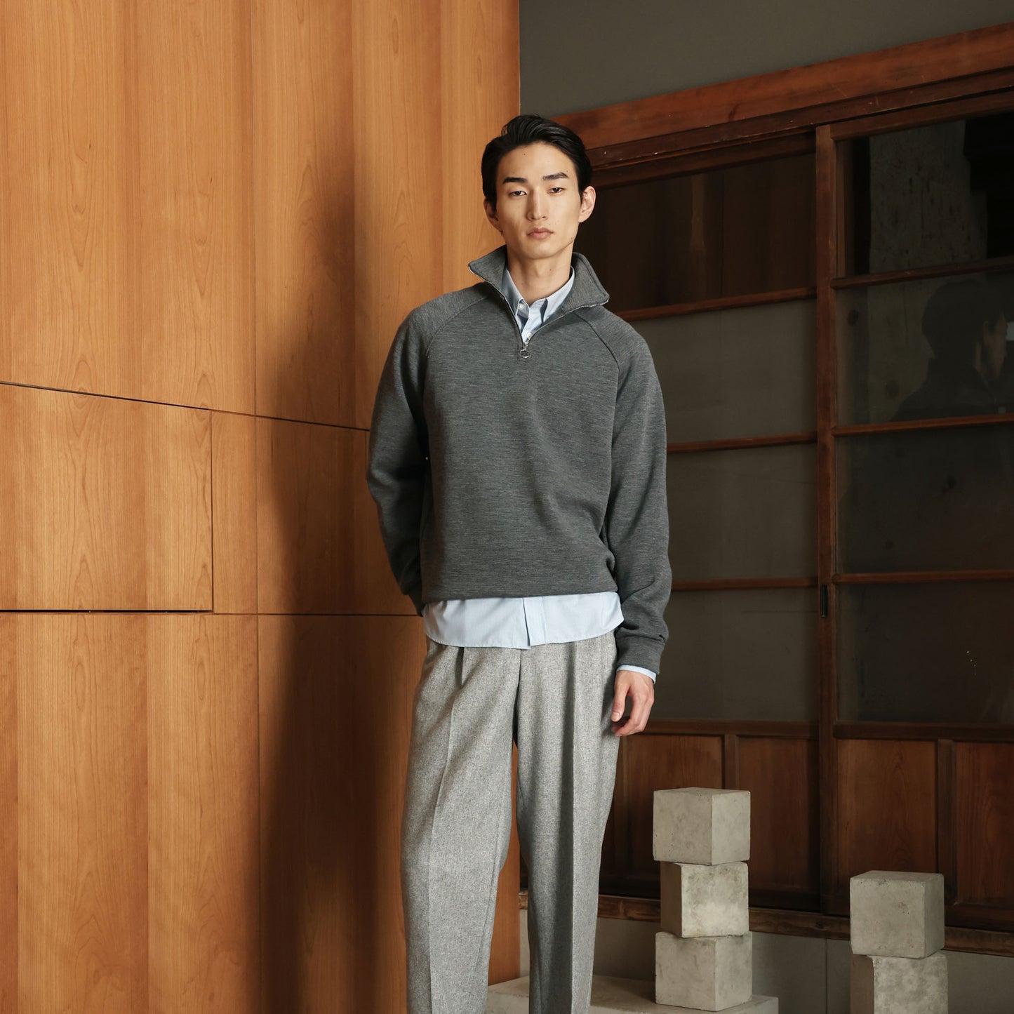 Sweatshirt gris col zippé en laine points Milano