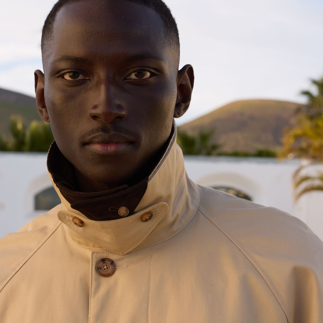 Manteau en coton imperméable beige col velours marron