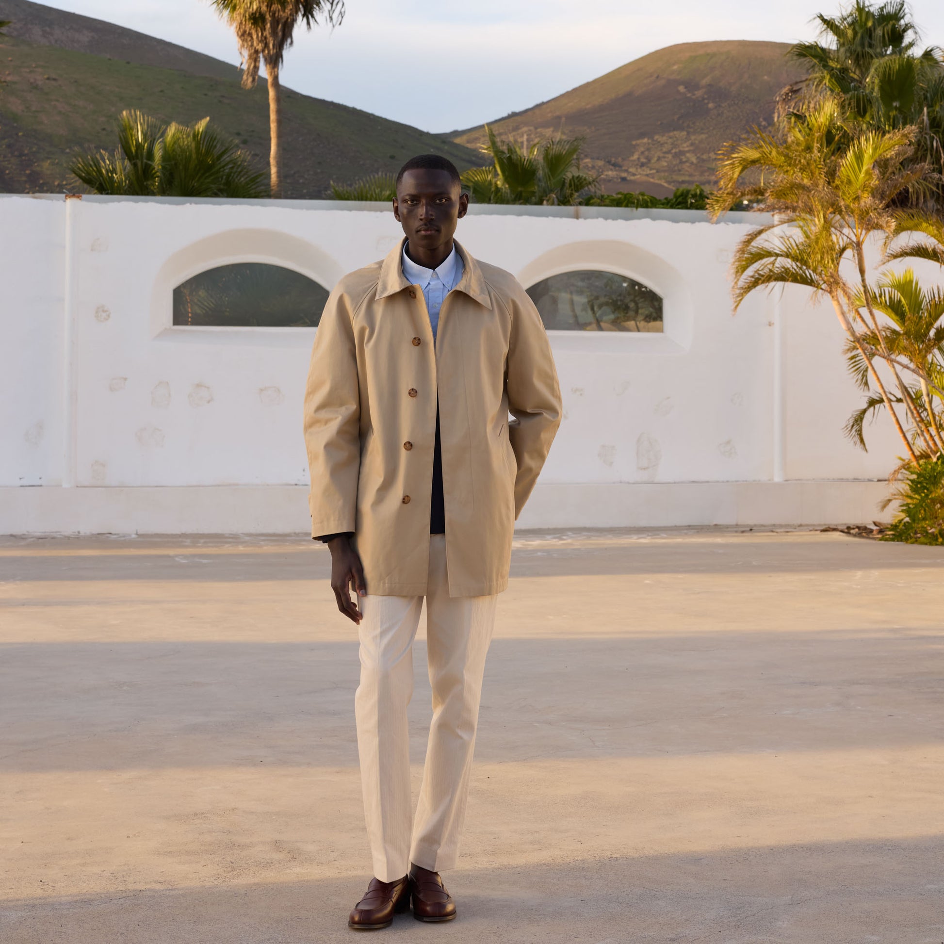 Manteau en coton imperméable beige col velours marron