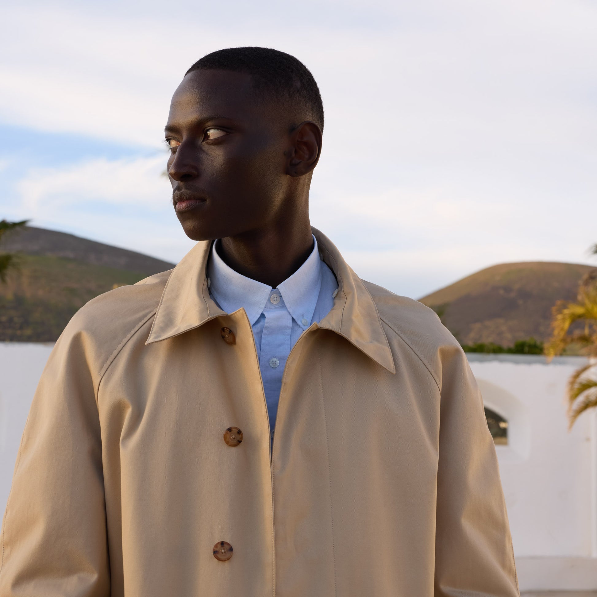 Manteau en coton imperméable beige col velours marron