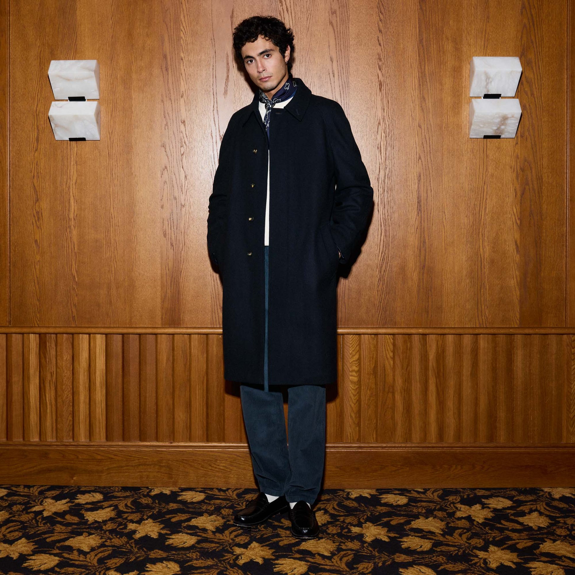 Manteau balmacaan en laine vierge bleu marine