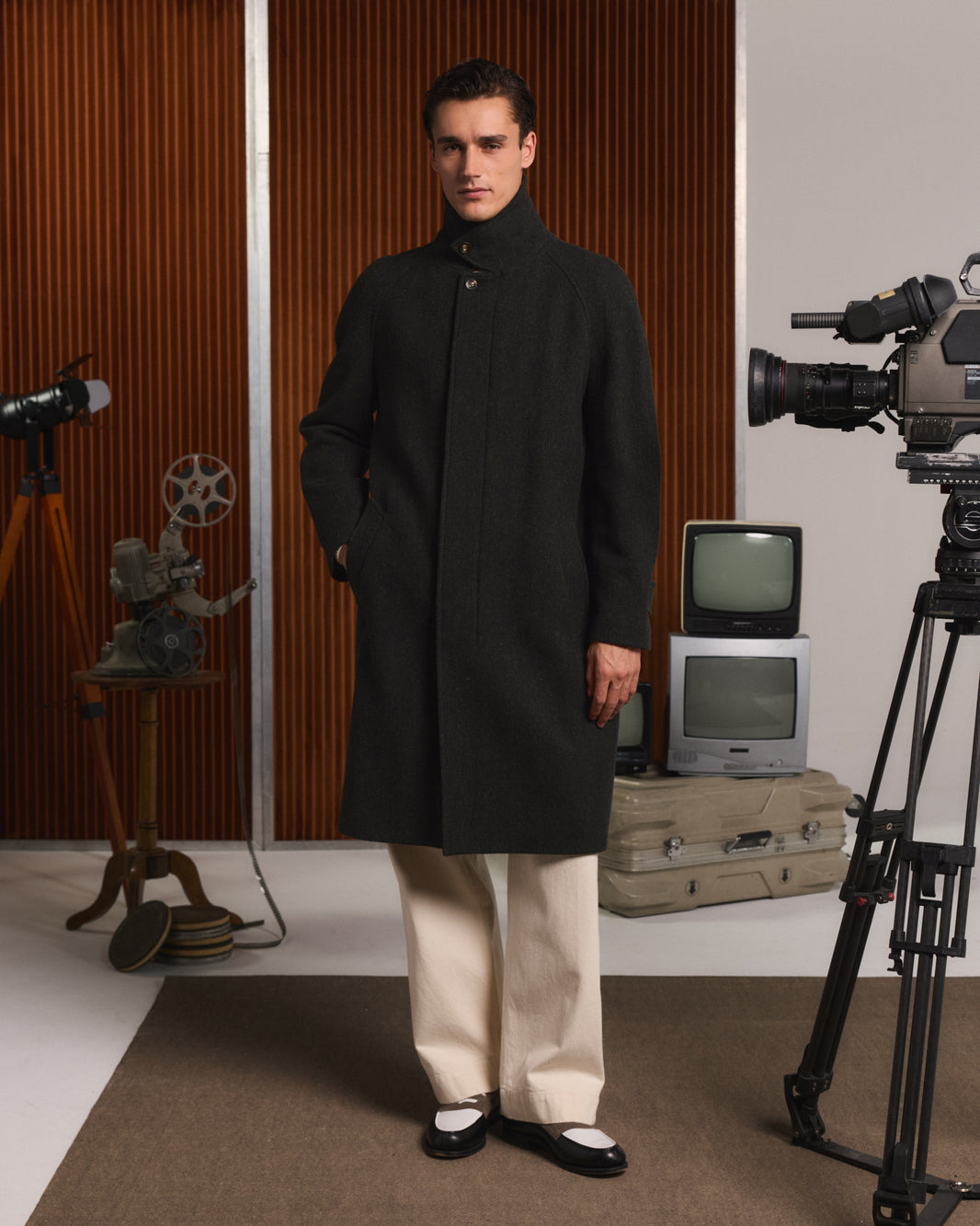 Manteau Balmacaan en laine vierge chevrons verts