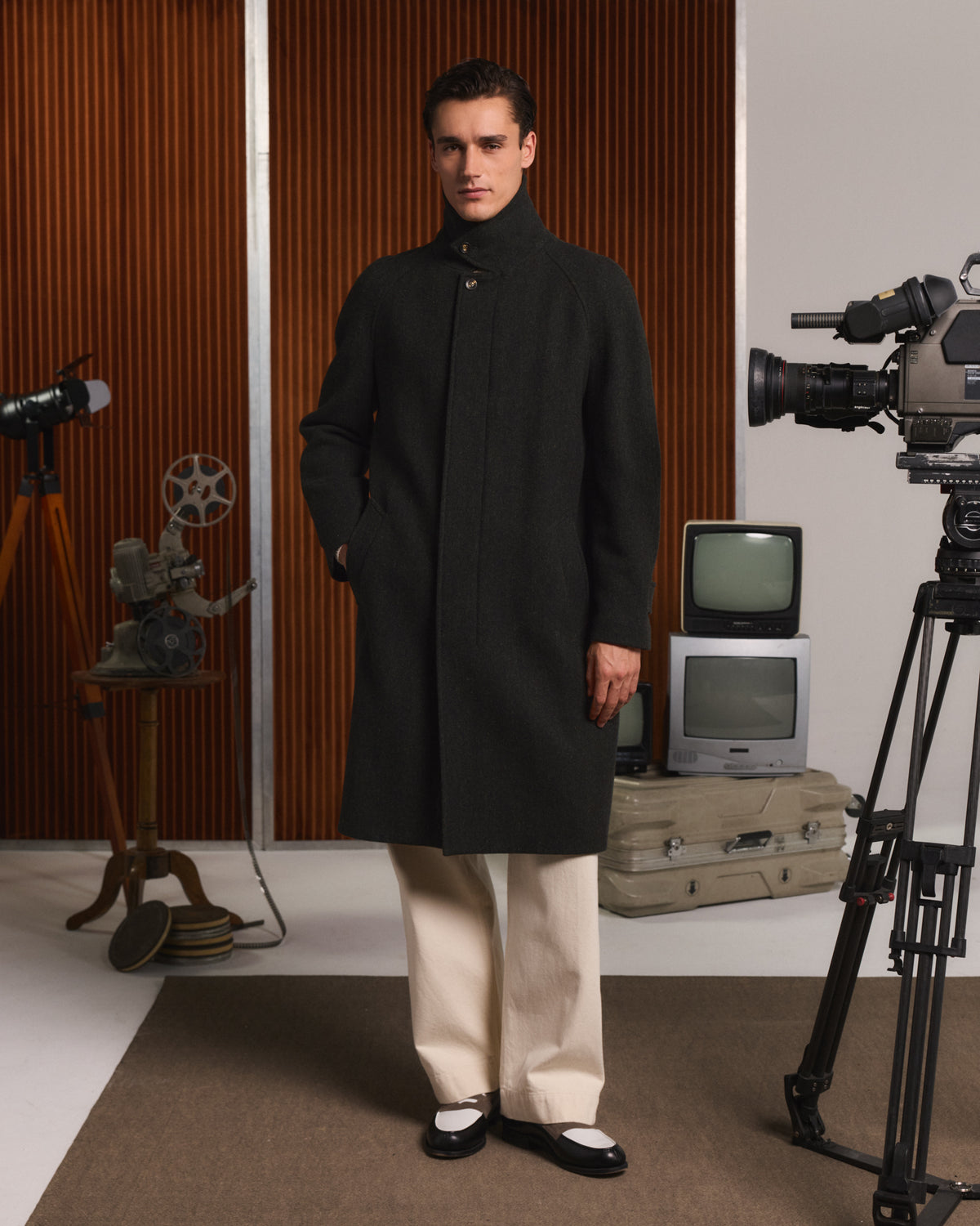 Manteau Balmacaan en laine vierge chevrons verts