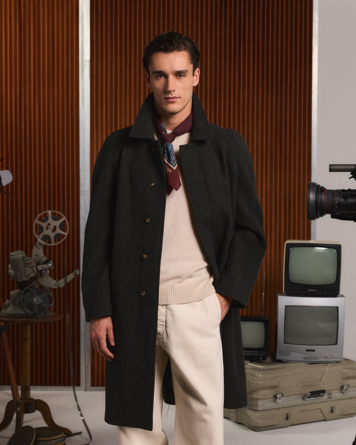Manteau Balmacaan en laine vierge chevrons verts