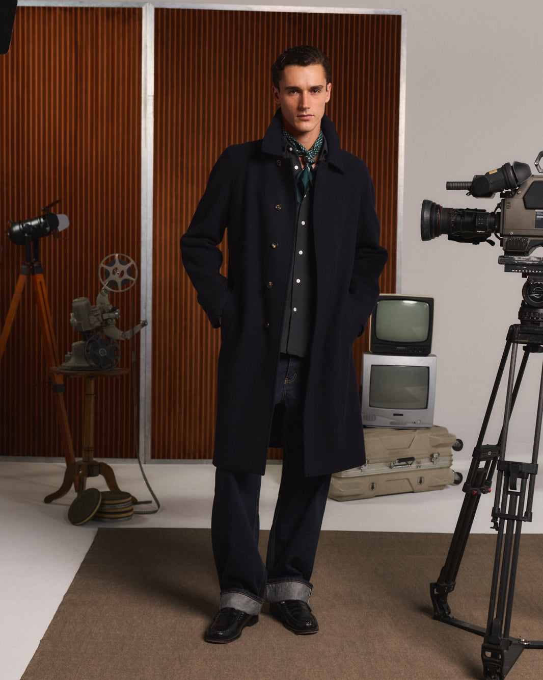 Manteau Balmacaan en laine vierge chevrons marine