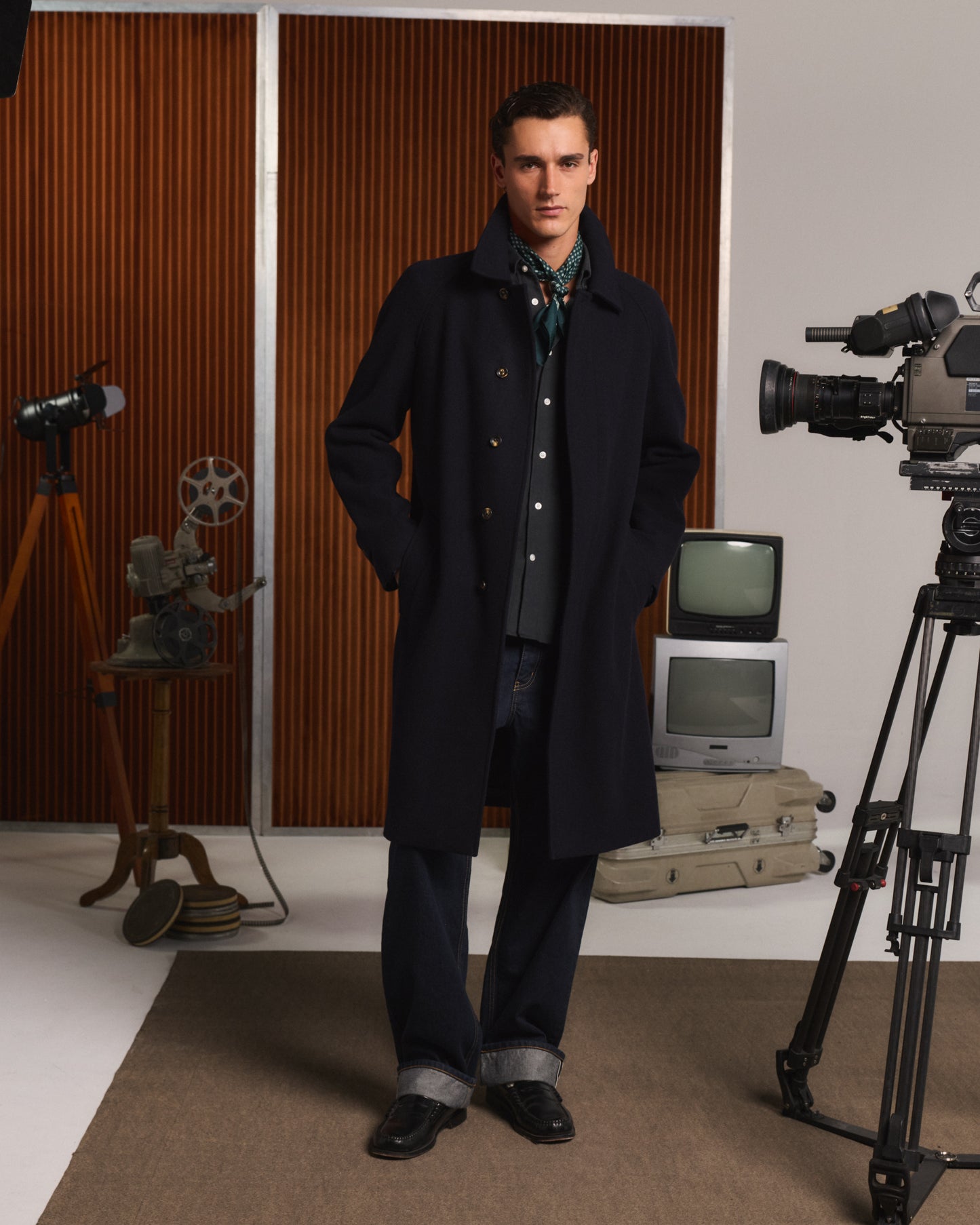 Manteau Balmacaan en laine vierge chevrons marine