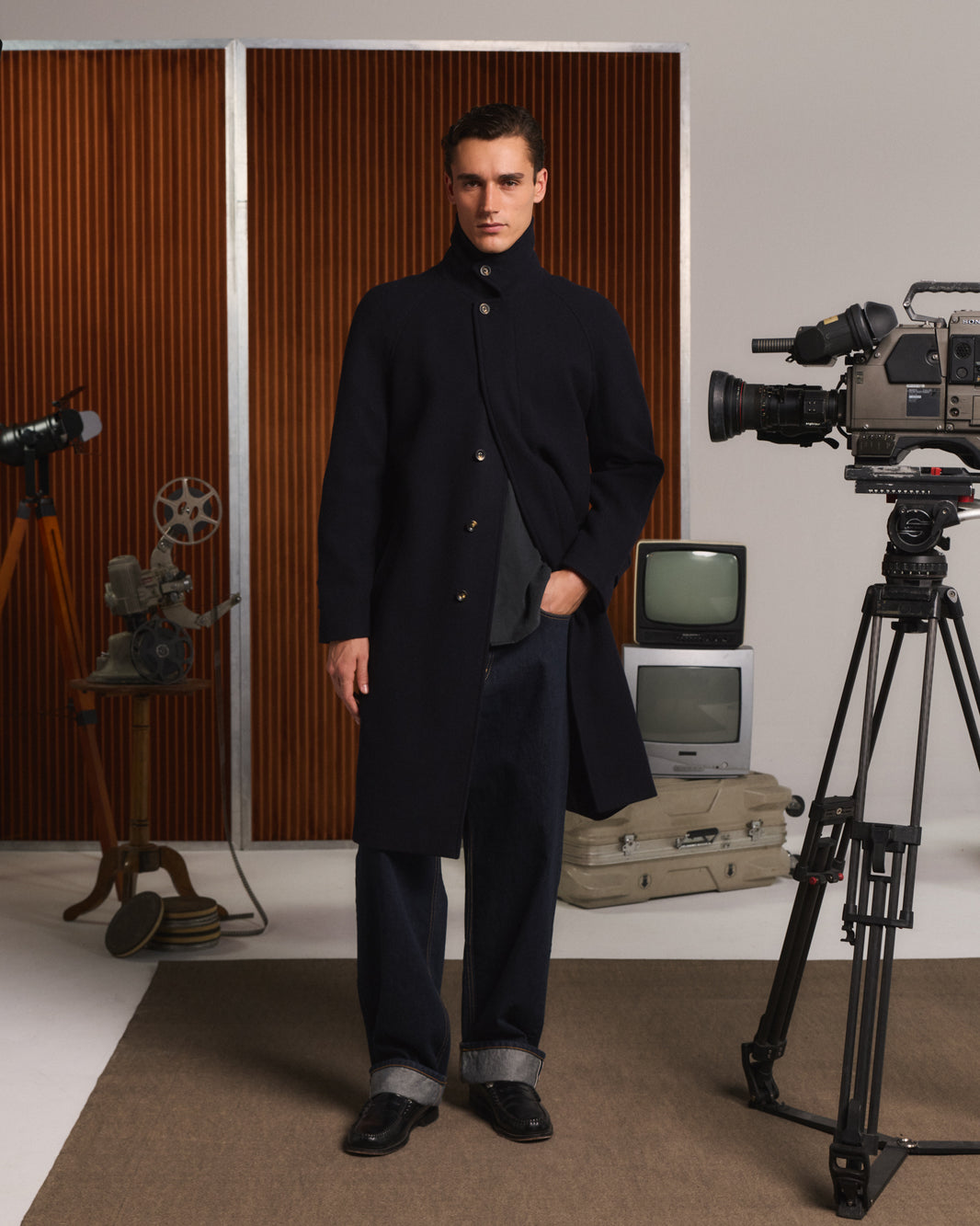 Manteau Balmacaan en laine vierge chevrons marine