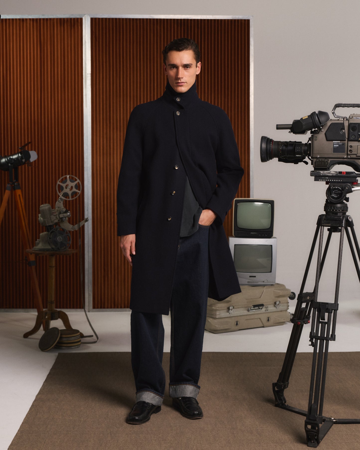 Manteau Balmacaan en laine vierge chevrons marine