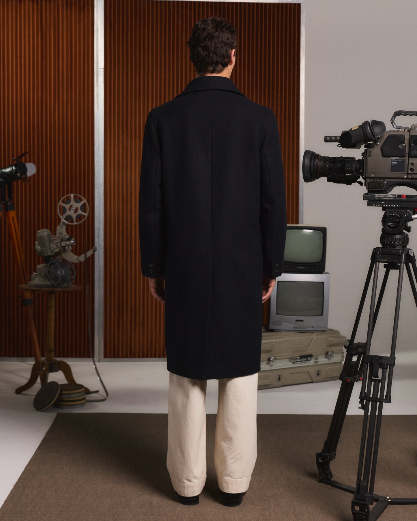Manteau long croisé en laine marine