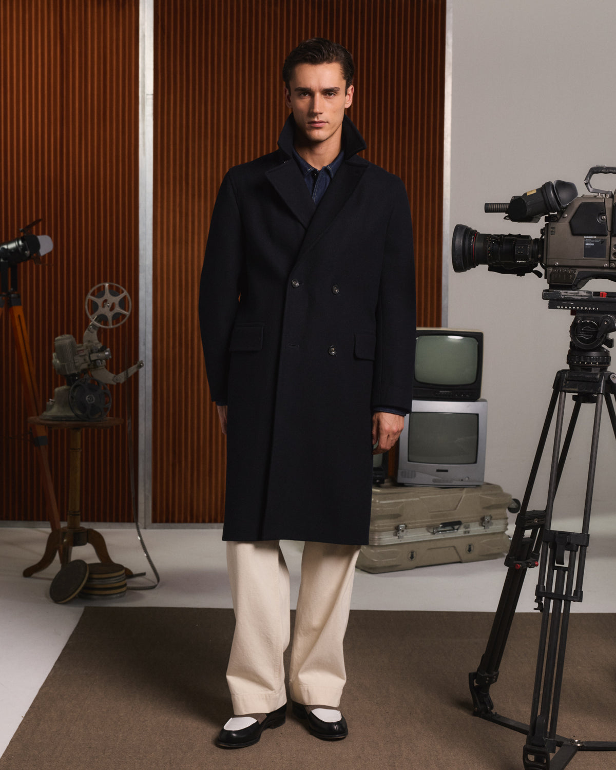 Manteau long croisé en laine marine
