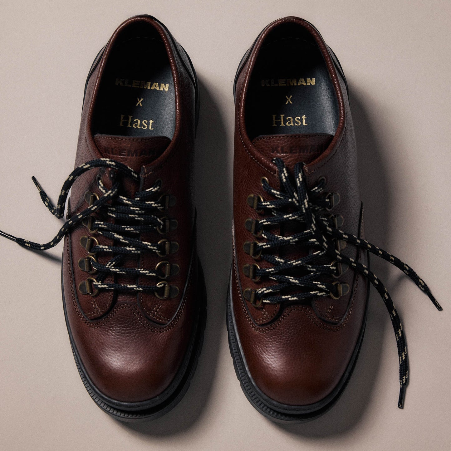 Hiking-boots basses en cuir grainé – Hast x Kleman