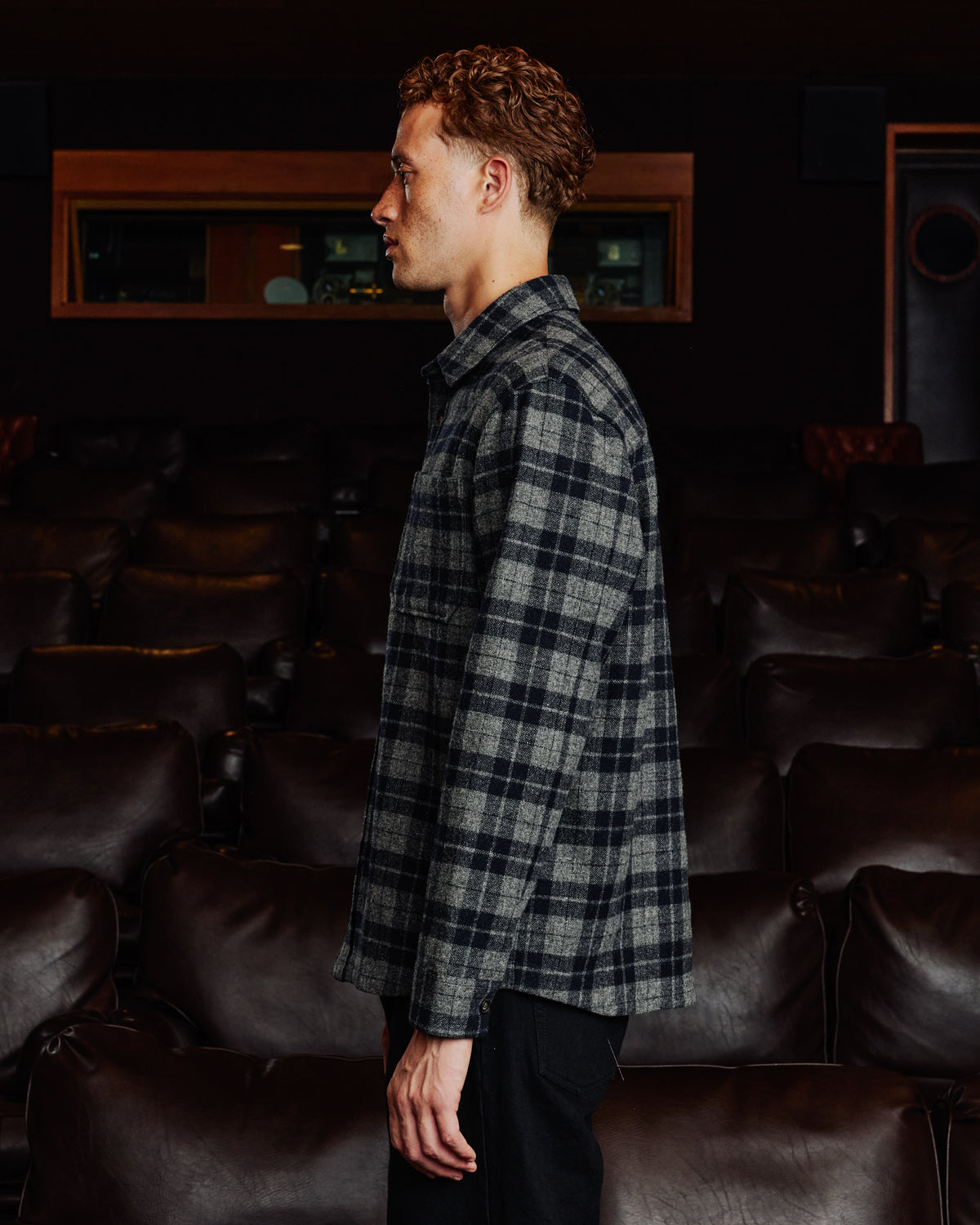 Overshirt aus Wolle mit grau-marineblauem Karomuster
