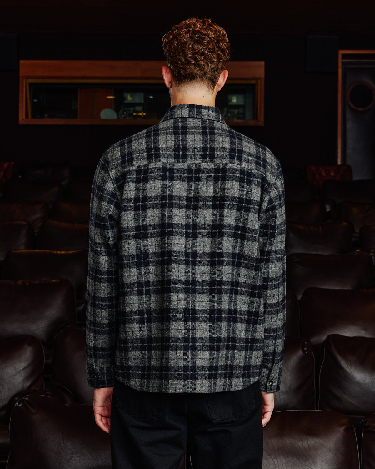 Overshirt aus Wolle mit grau-marineblauem Karomuster