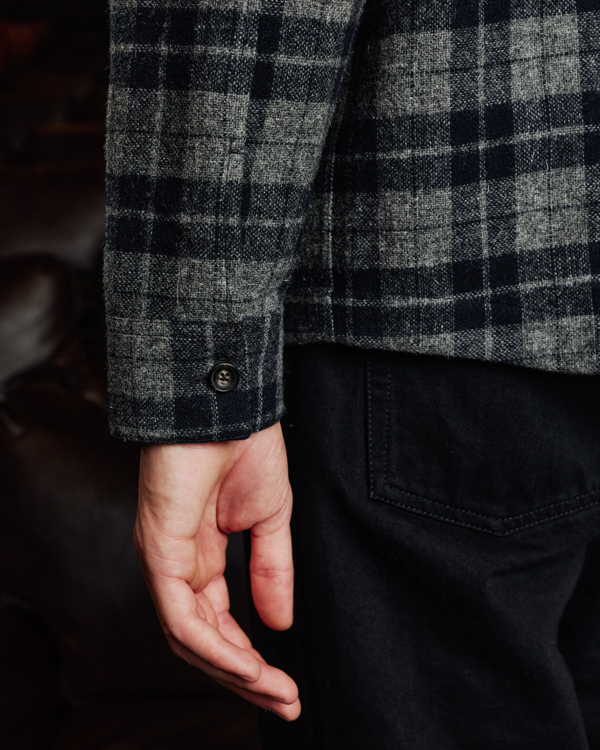 Overshirt aus Wolle mit grau-marineblauem Karomuster