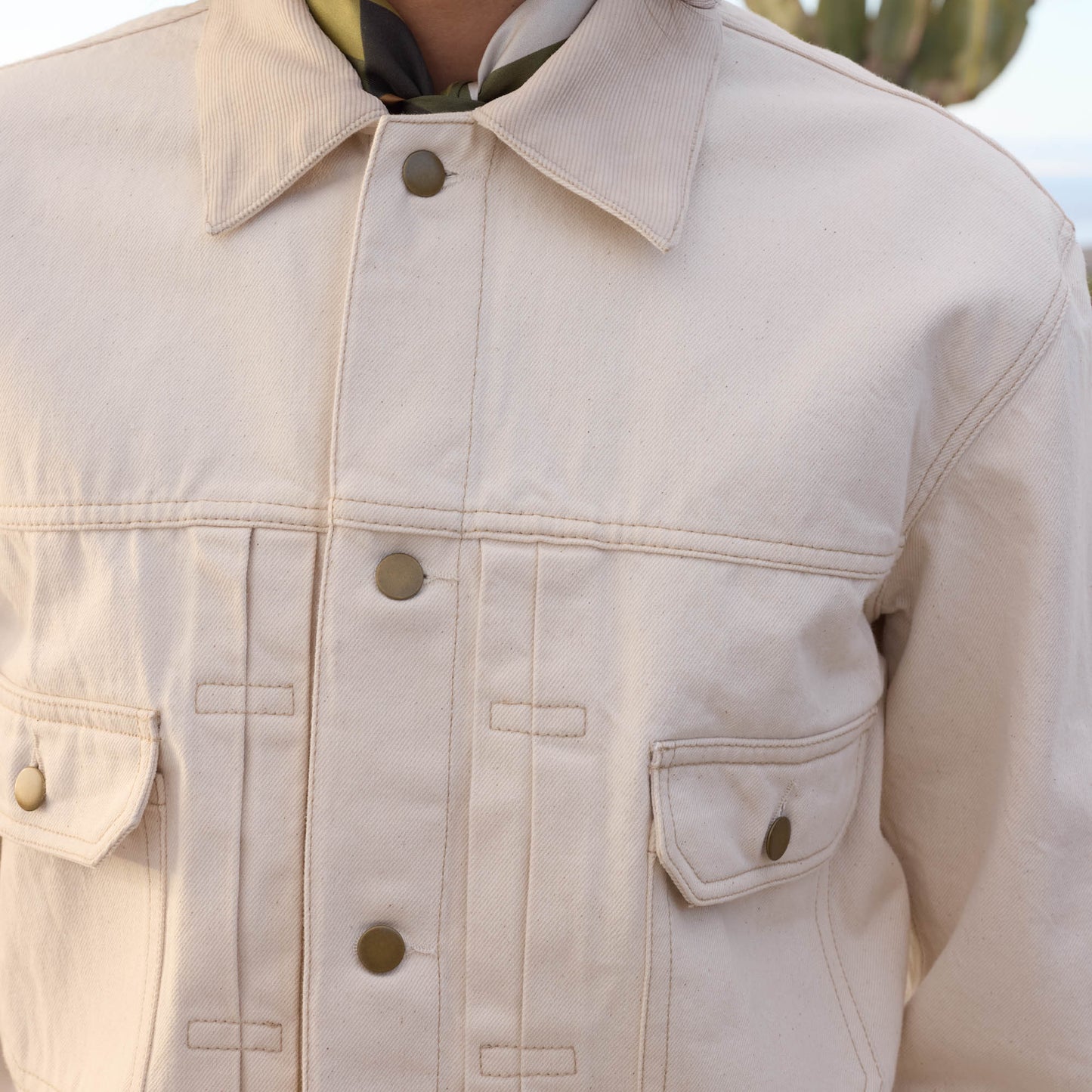 Veste en jean écru col velours