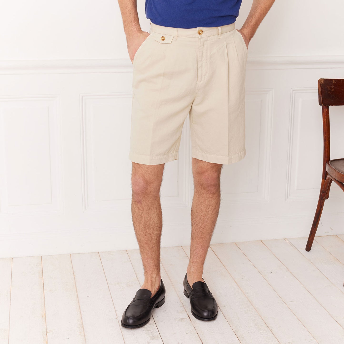 Ecru cotton and linen double pleated Bermuda shorts